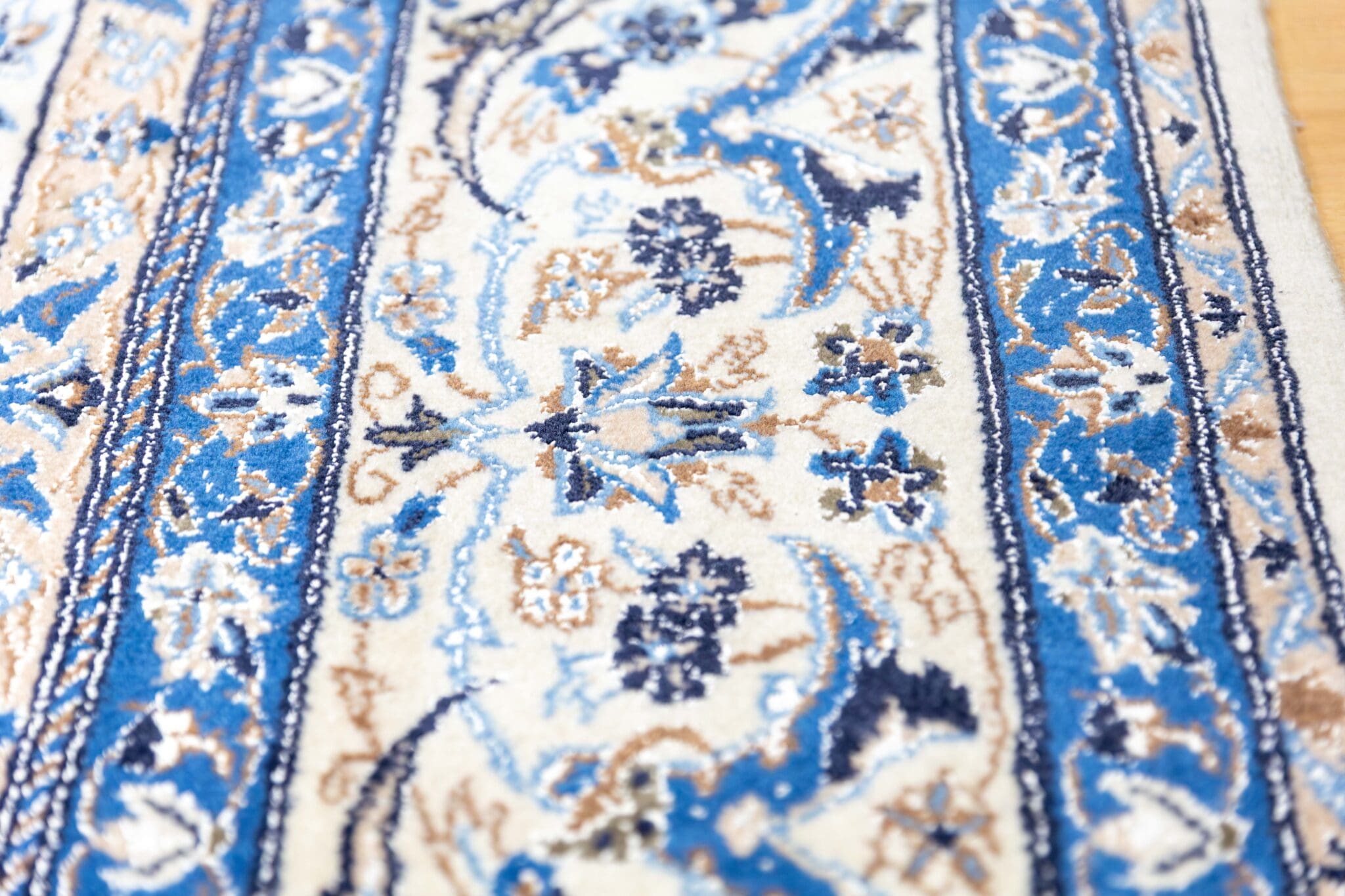 Handgeknüpfter Nain Perserteppich, 320 × 205 cm, Wolle