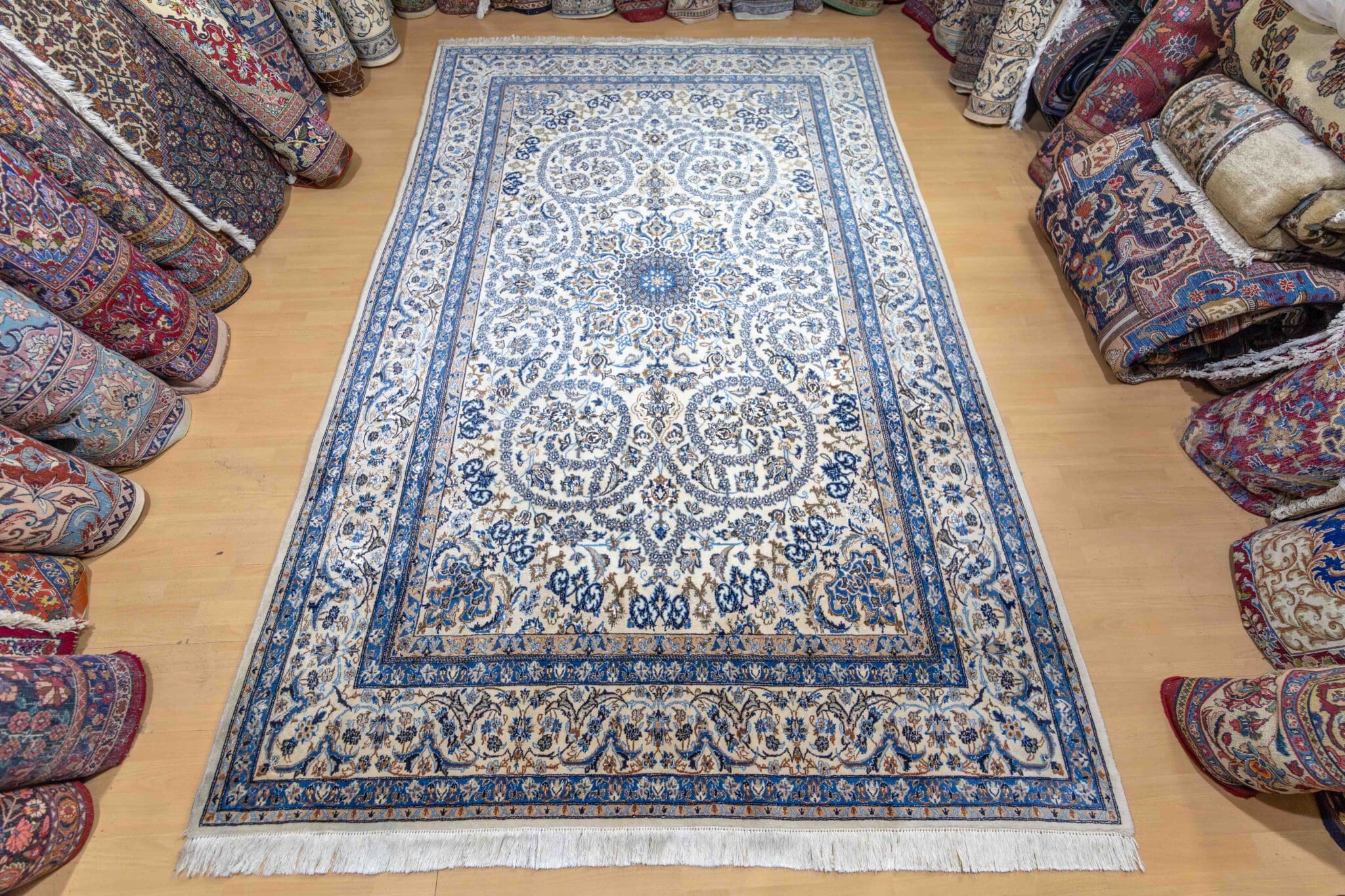 Handgeknüpfter Nain Perserteppich, 320 × 205 cm, Wolle