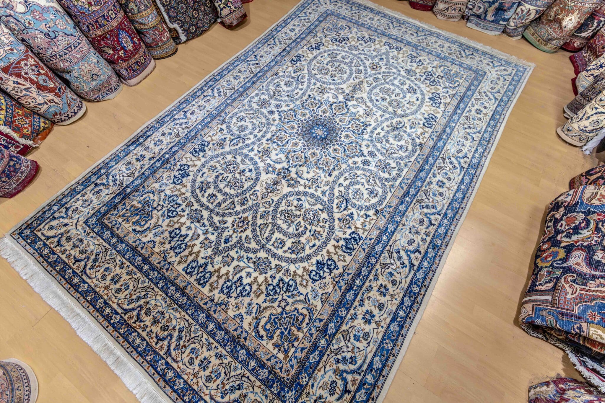 Handgeknüpfter Nain Perserteppich, 320 × 205 cm, Wolle