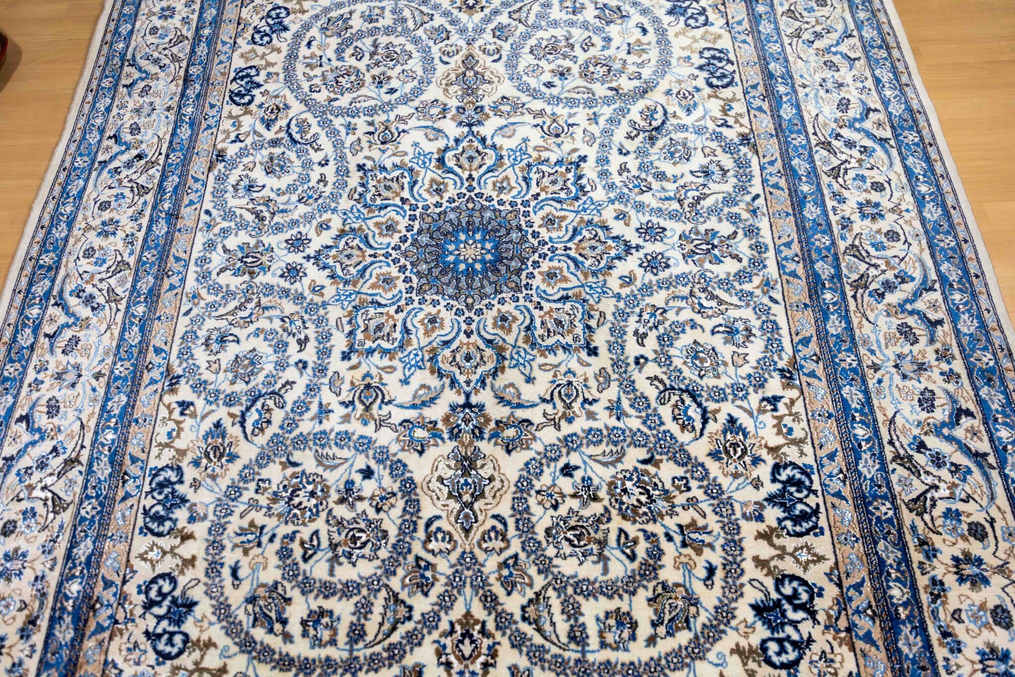 Handgeknüpfter Nain Perserteppich, 320 × 205 cm, Wolle