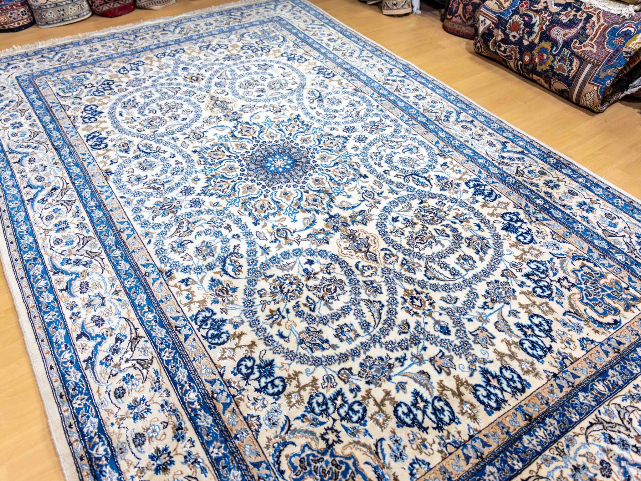 Handgeknüpfter Nain Perserteppich, 320 × 205 cm, Wolle