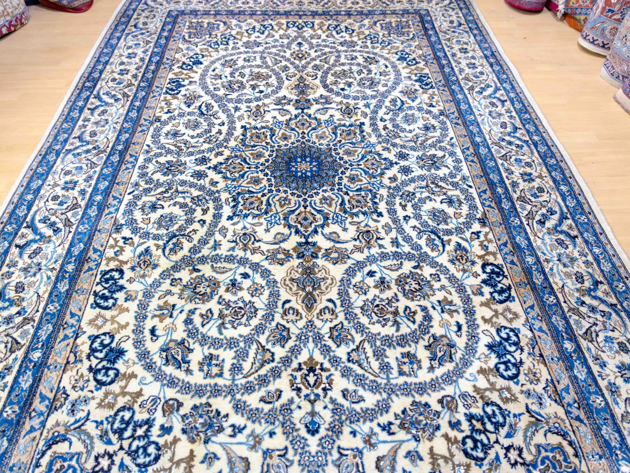 Handgeknüpfter Nain Perserteppich, 320 × 205 cm, Wolle