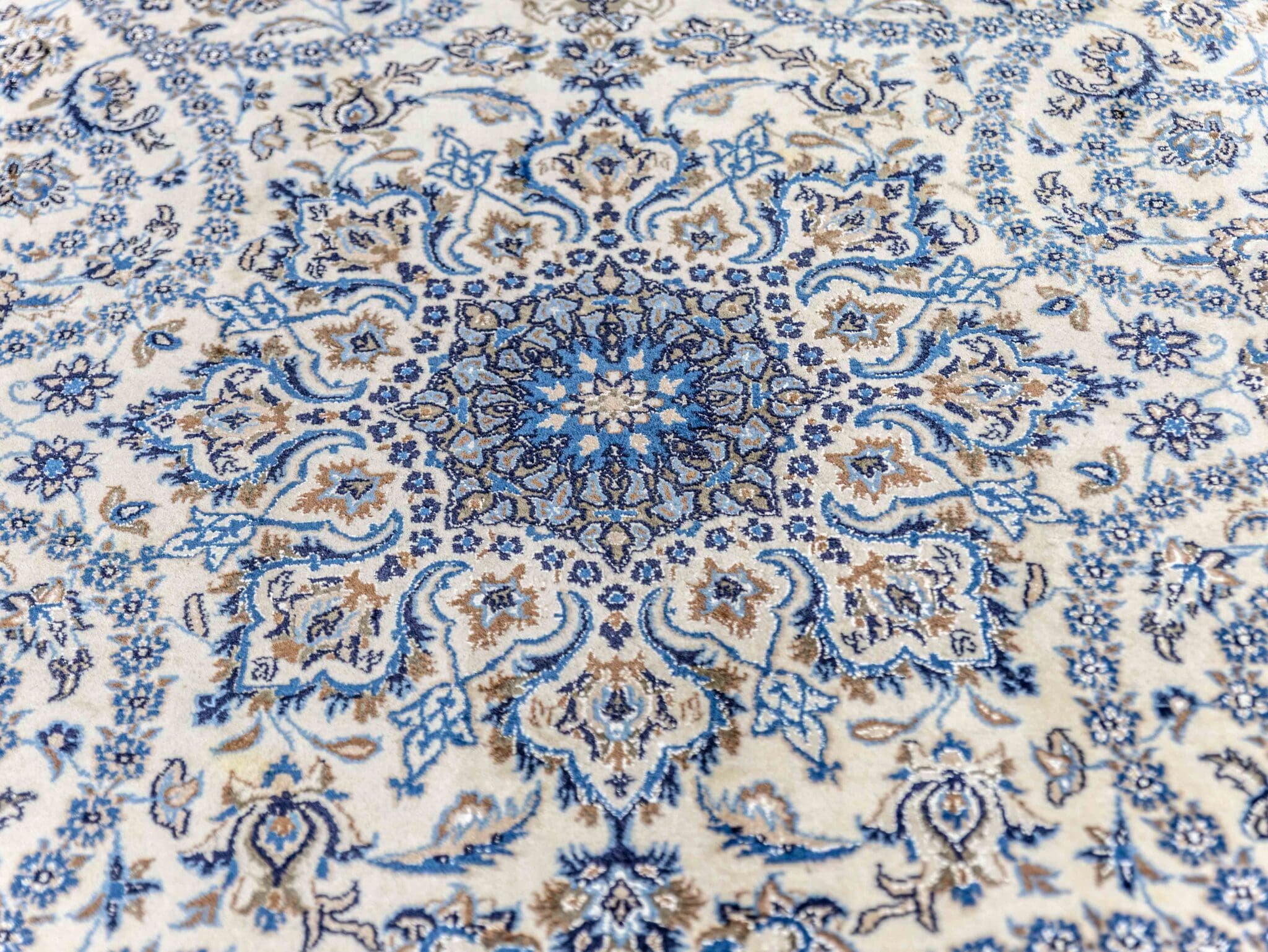 Handgeknüpfter Nain Perserteppich, 320 × 205 cm, Wolle