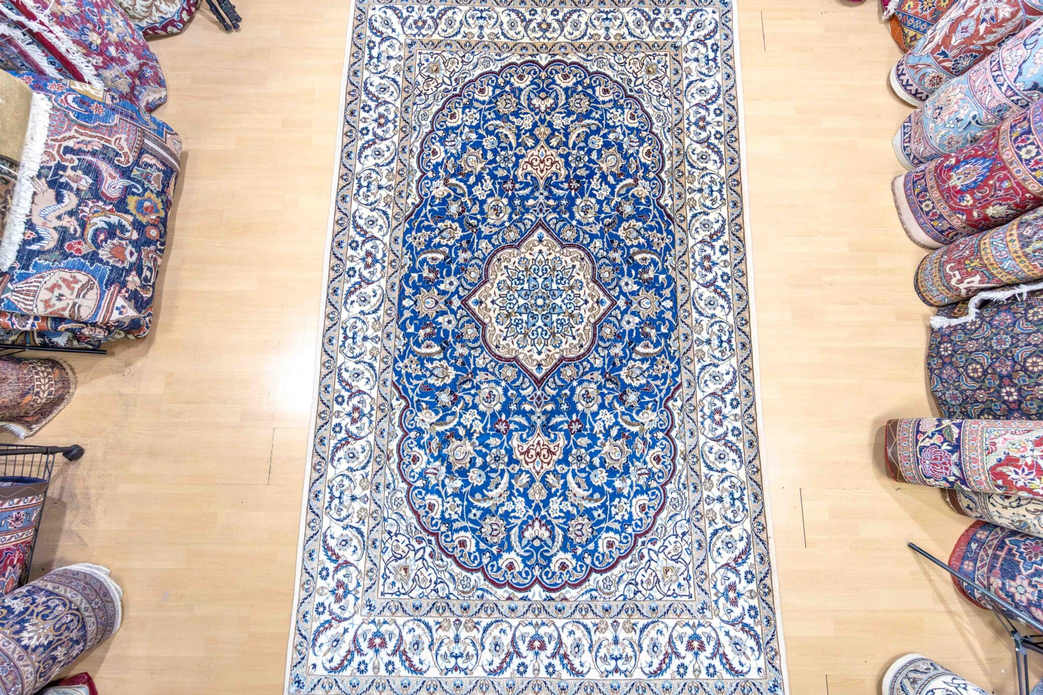 Nain Perserteppich aus Iran, 273 × 164 cm