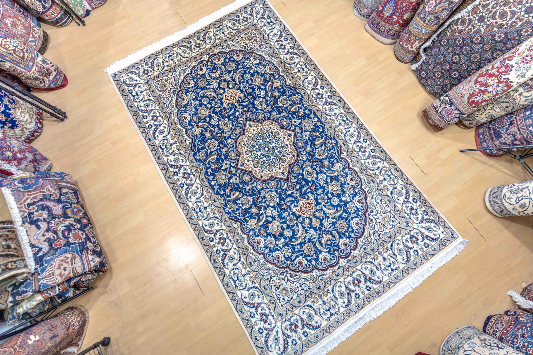Nain Perserteppich aus Iran, 273 × 164 cm