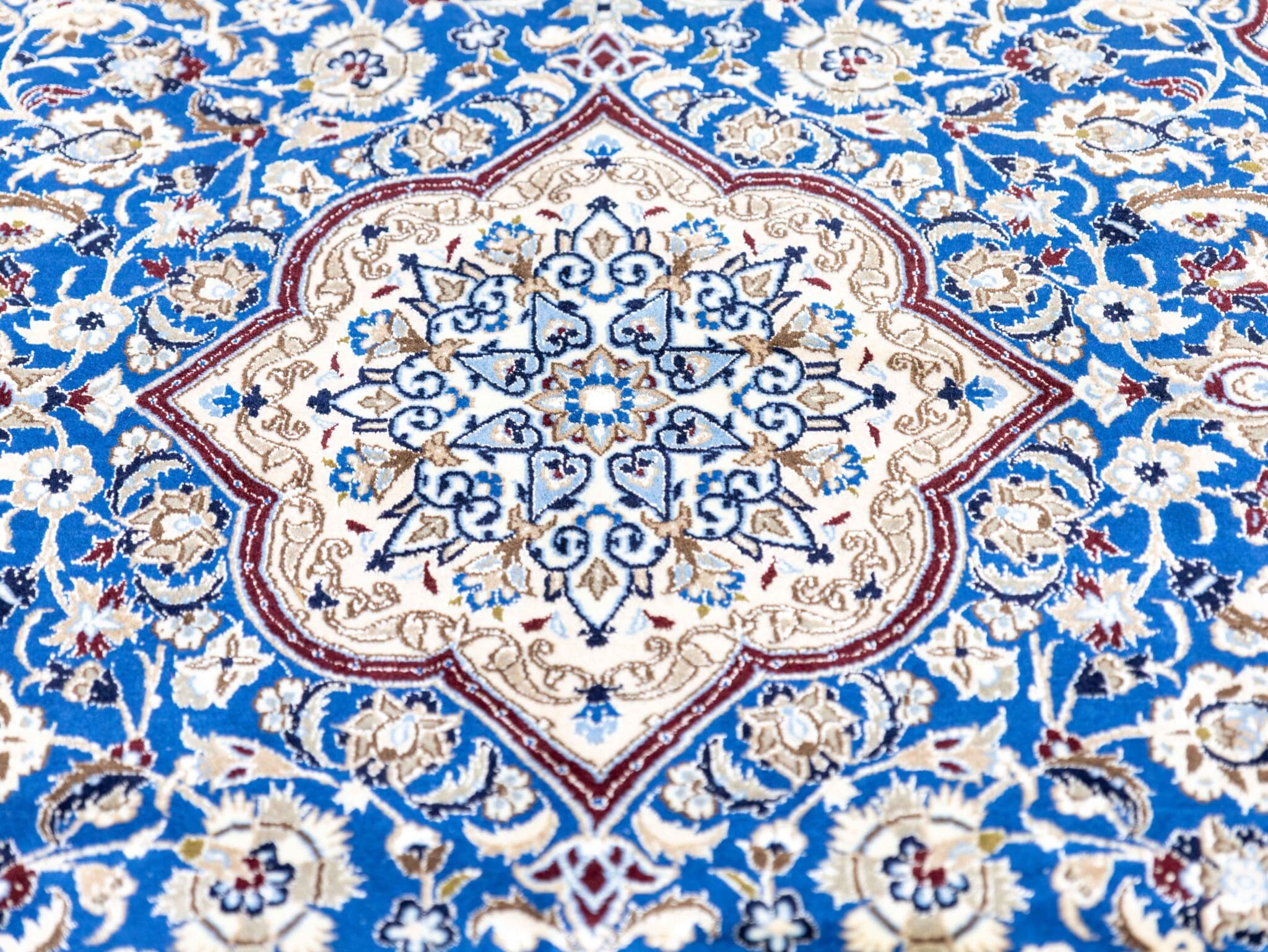 Nain Perserteppich aus Iran, 273 × 164 cm