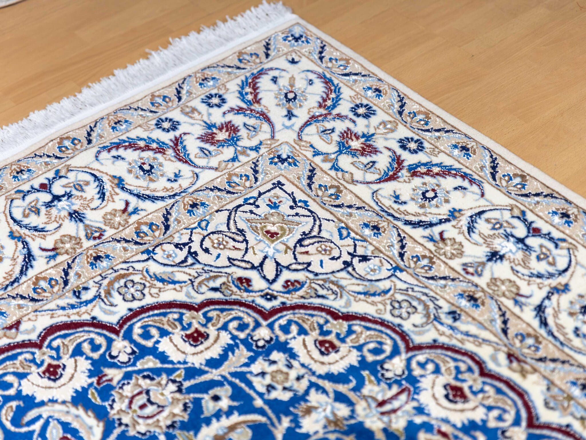 Nain Perserteppich aus Iran, 273 × 164 cm