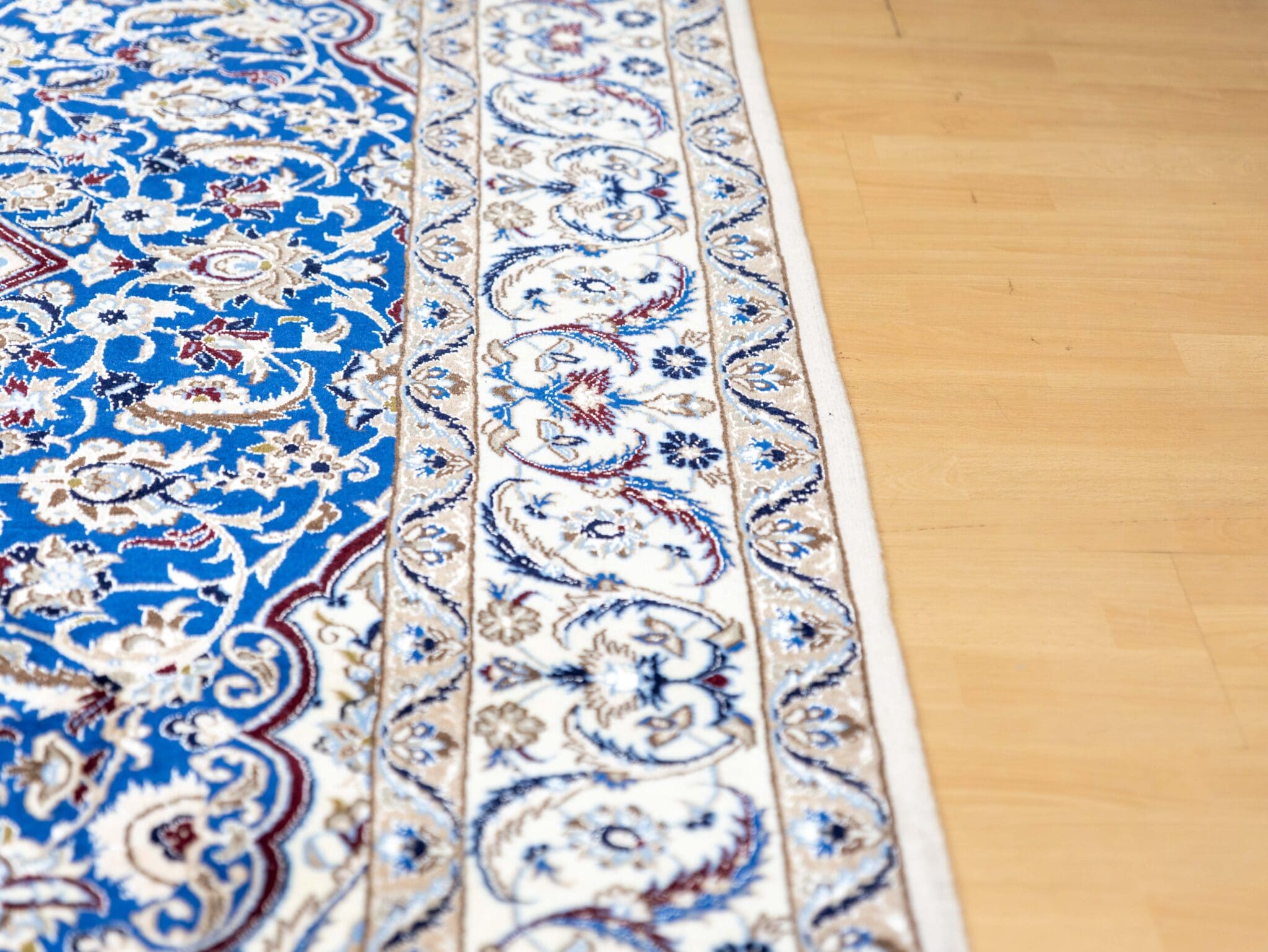 Nain Perserteppich aus Iran, 273 × 164 cm