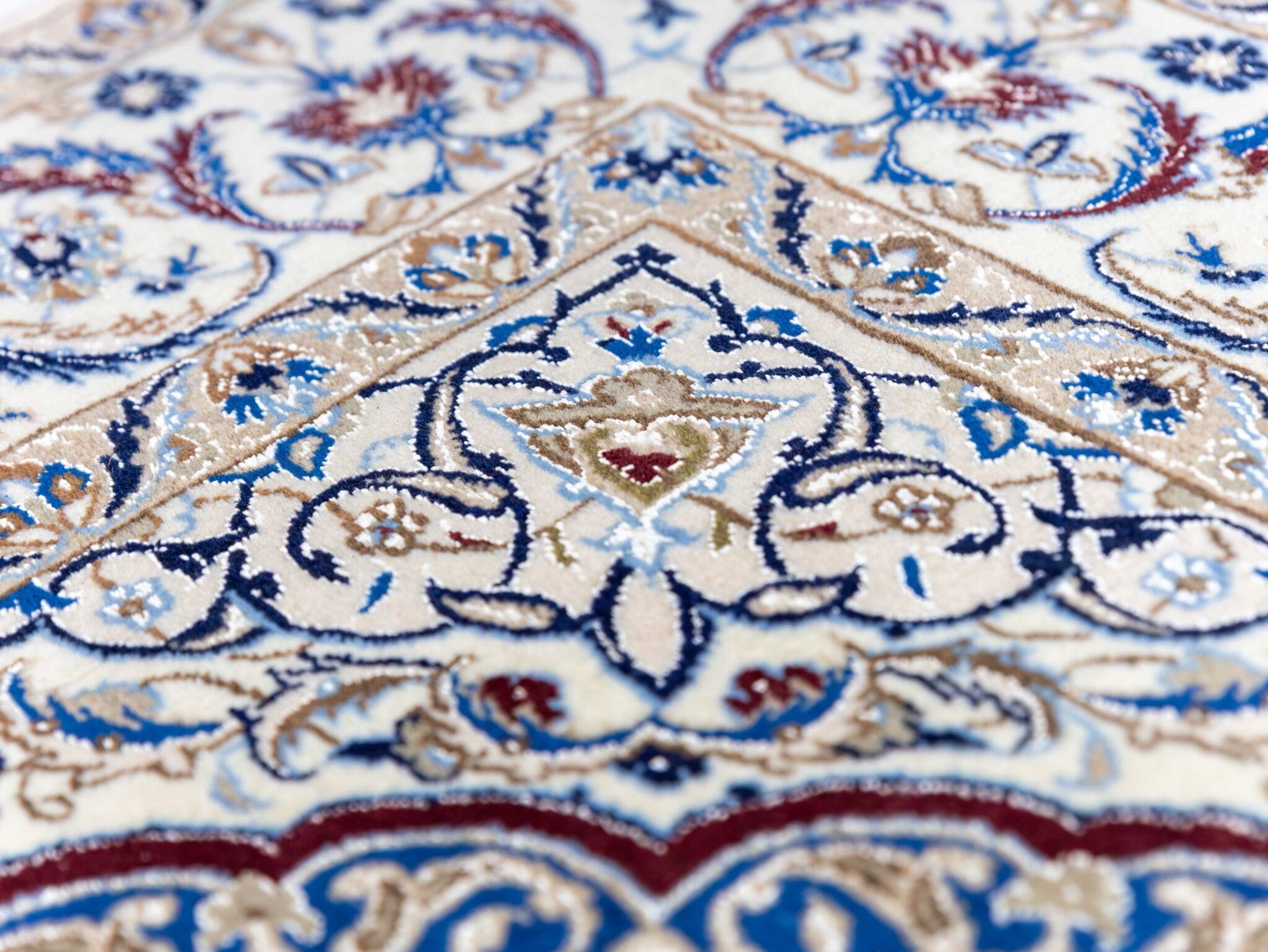 Nain Perserteppich aus Iran, 273 × 164 cm