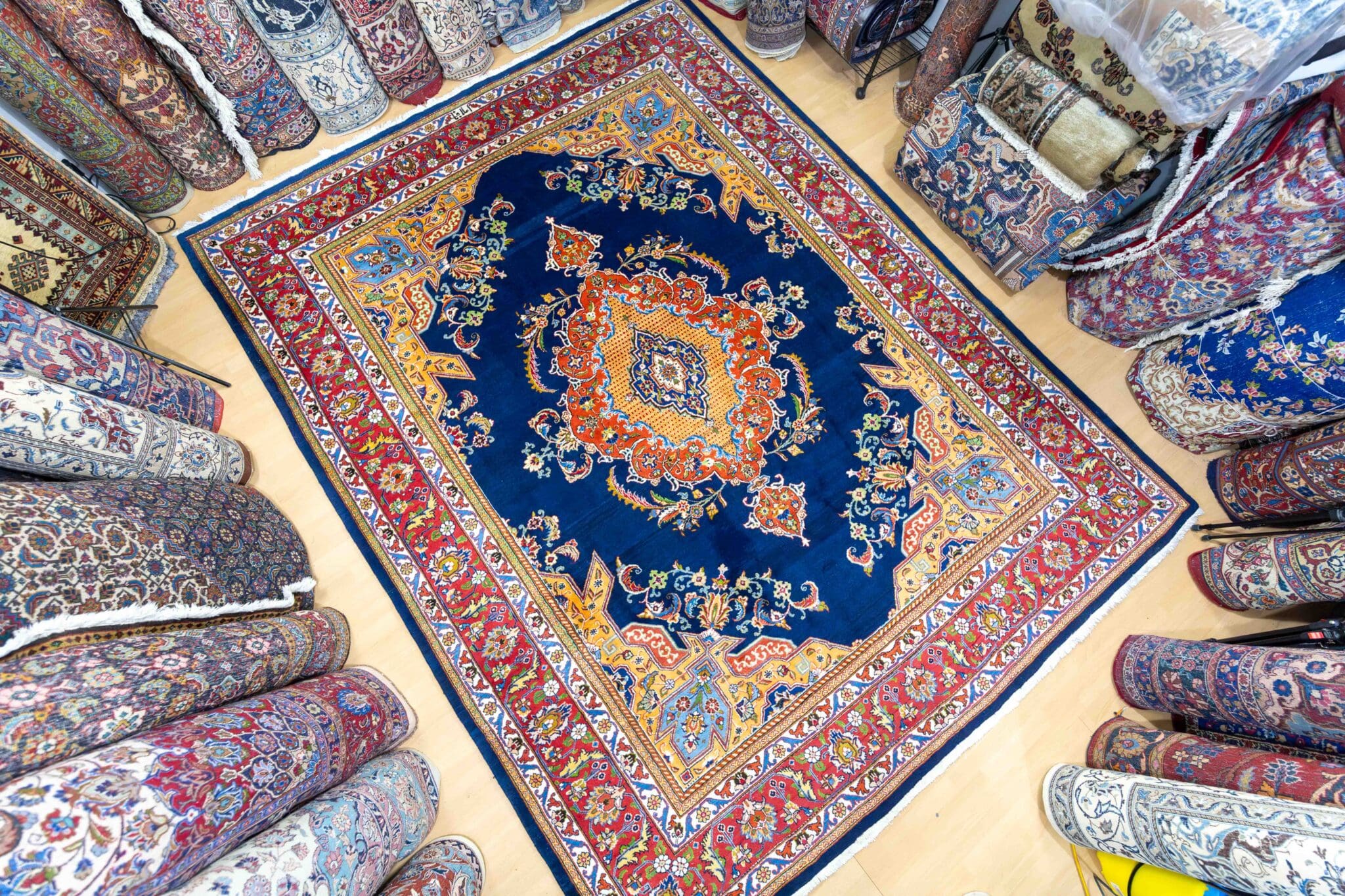 Sarough Farahan Perserteppich 334 × 290 cm aus Wolle, handgeknüpft
