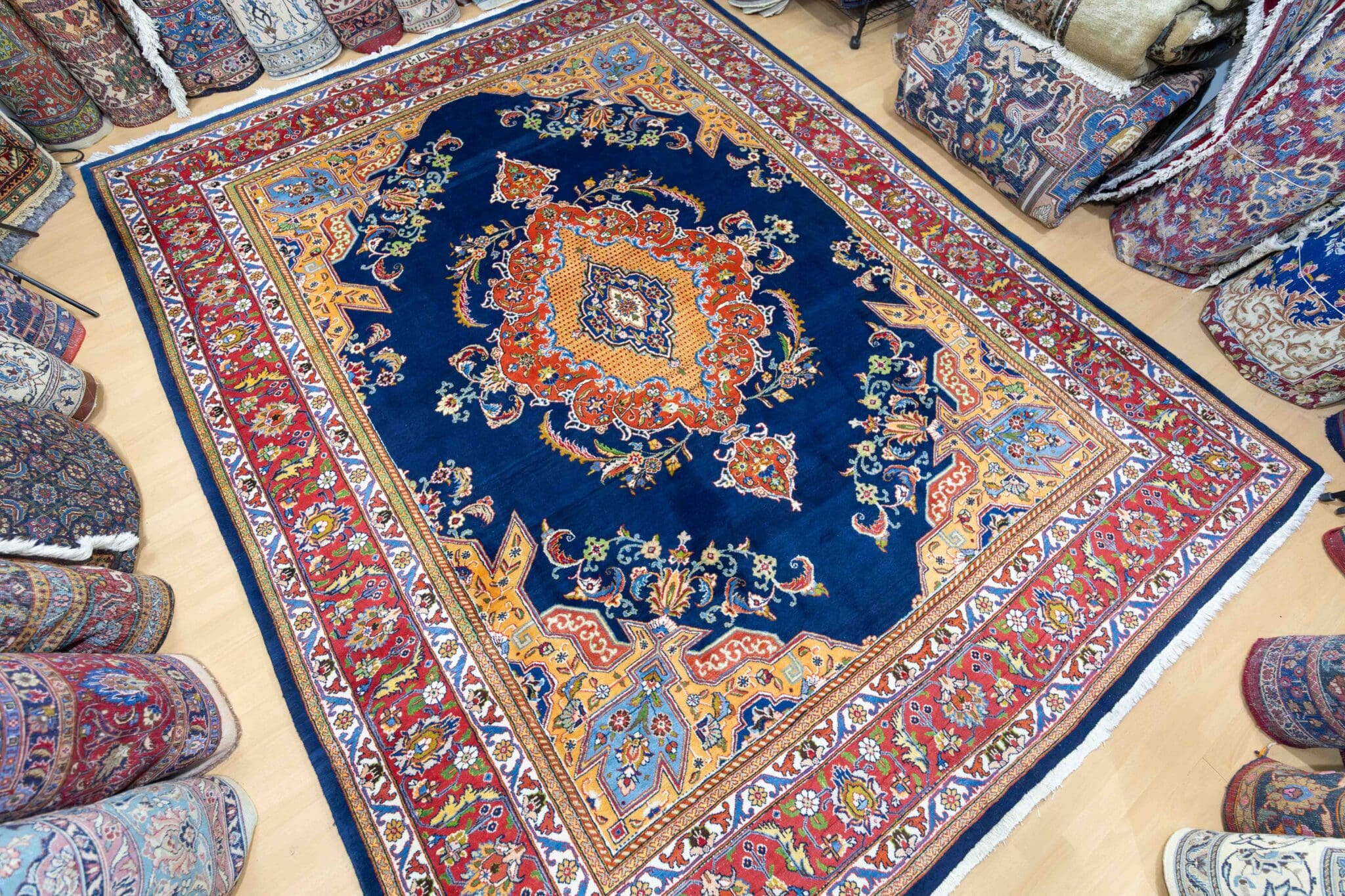 Sarough Farahan Perserteppich 334 × 290 cm aus Wolle, handgeknüpft