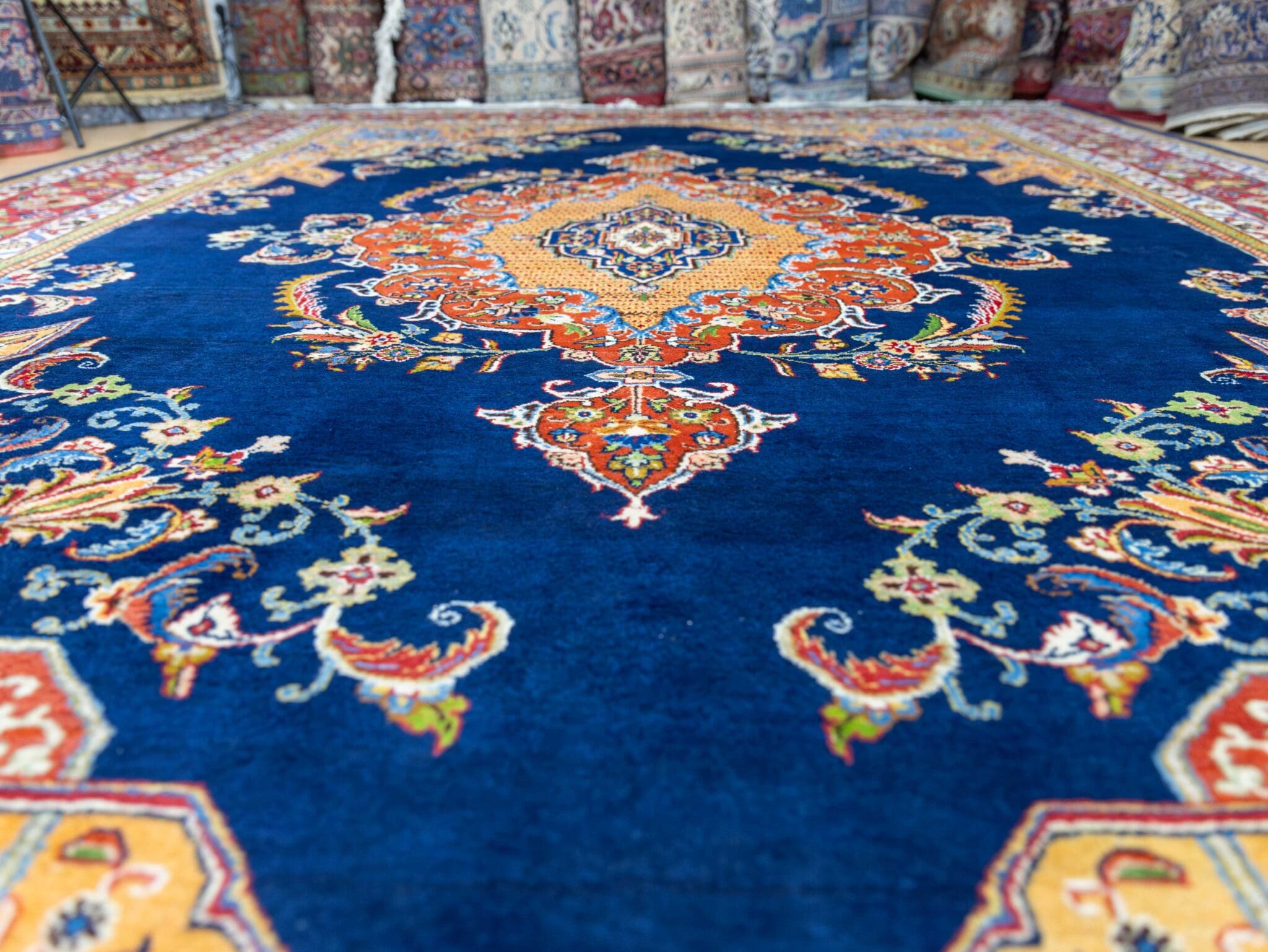 Sarough Farahan Perserteppich 334 × 290 cm aus Wolle, handgeknüpft