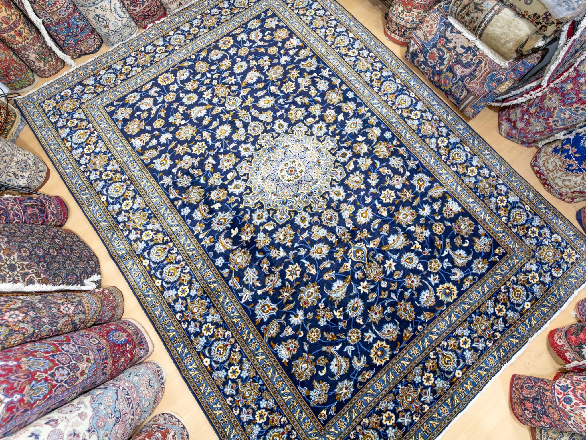 Kashan Perserteppich aus Iran, 369 × 275 cm