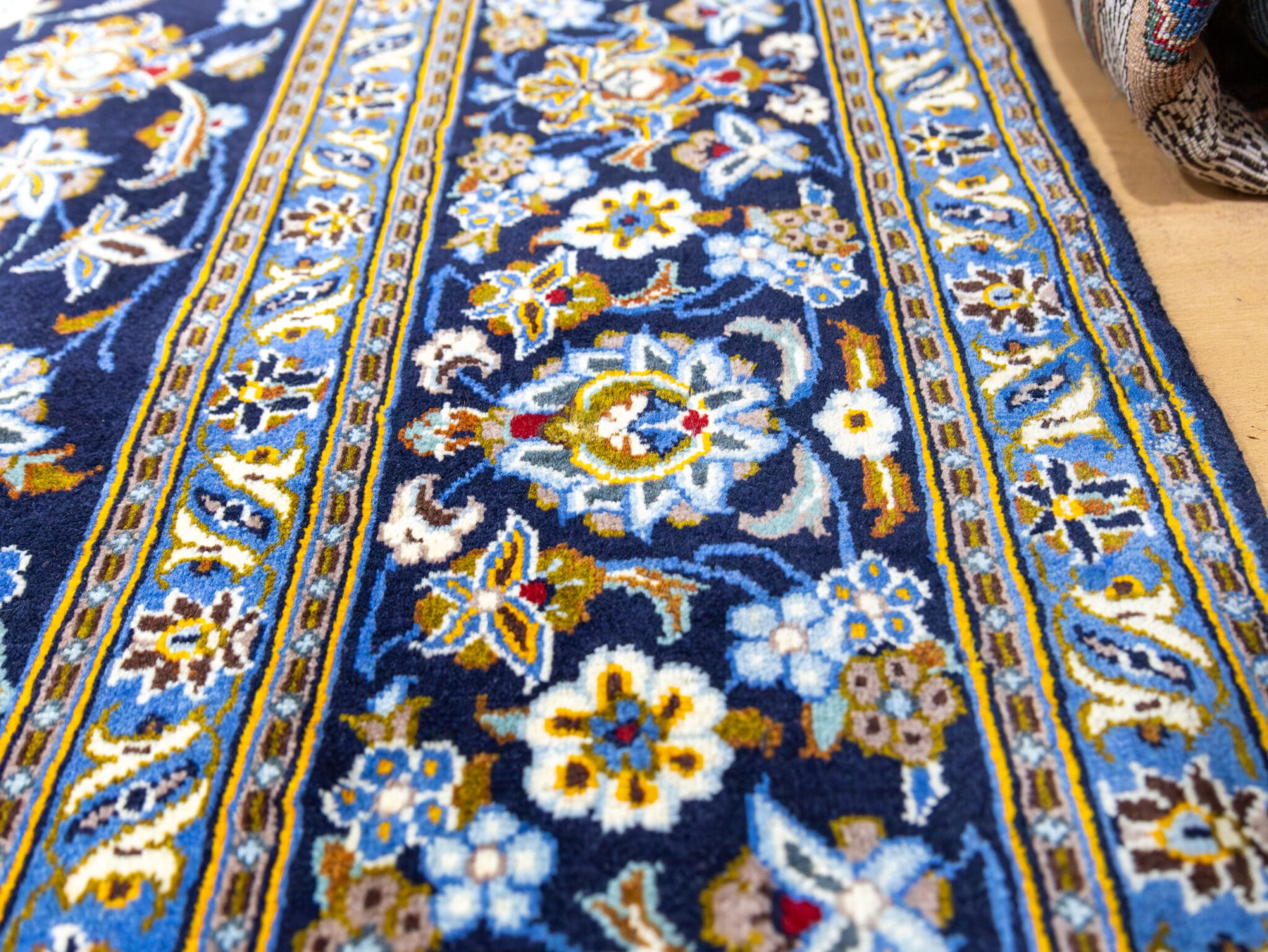 Kashan Perserteppich aus Iran, 369 × 275 cm