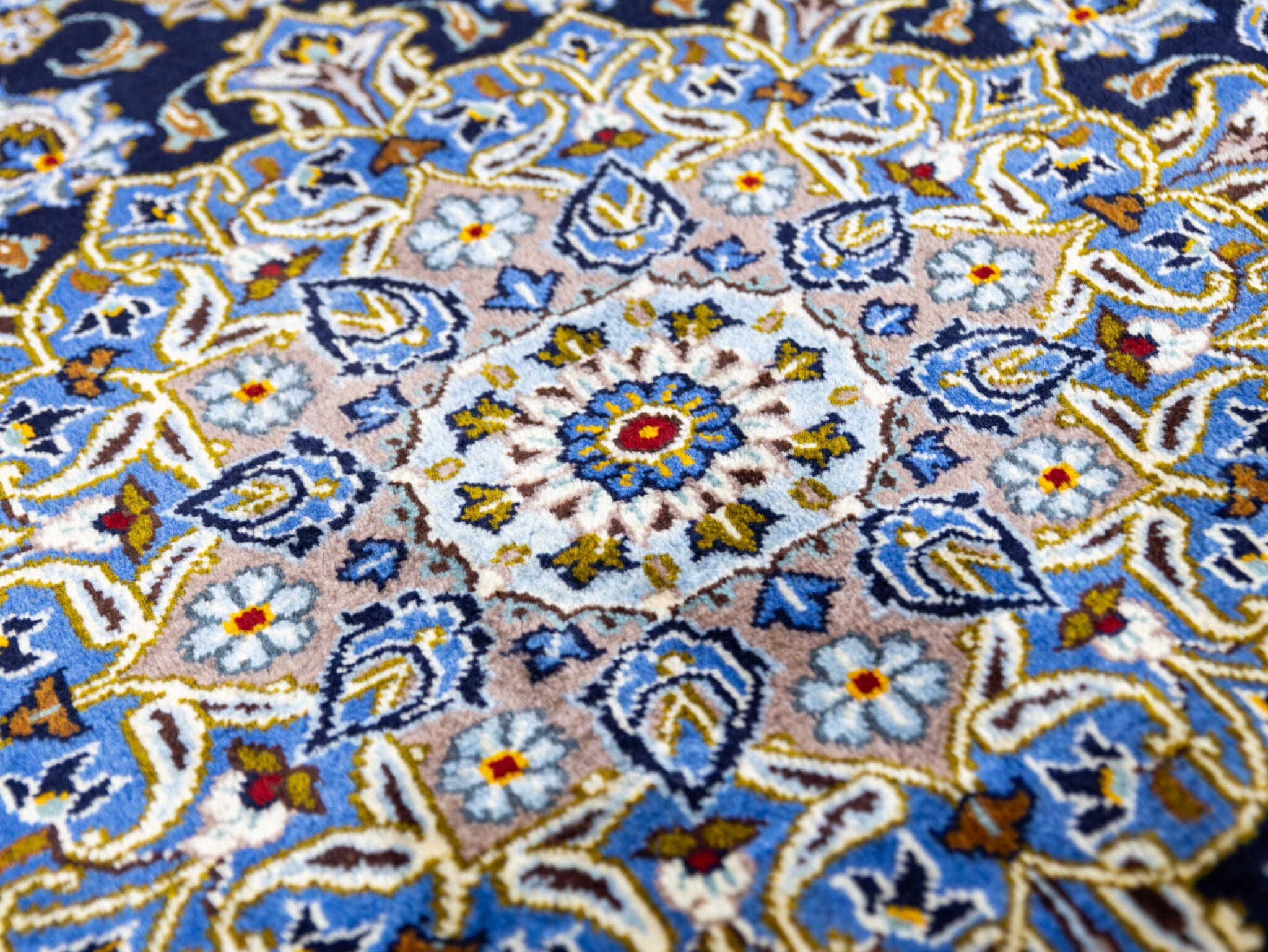Kashan Perserteppich aus Iran, 369 × 275 cm
