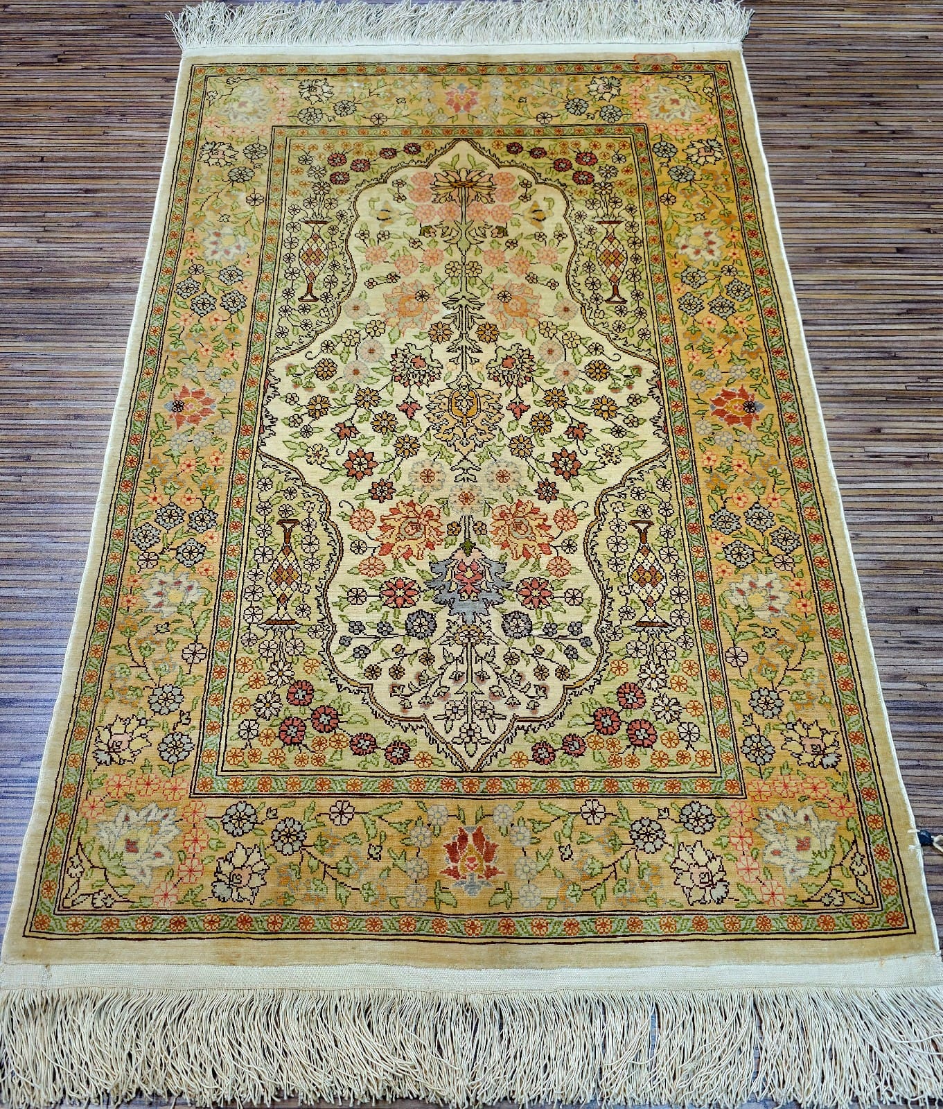 Hereke Orientteppich 97 × 62 cm aus Seide, handgeknüpft