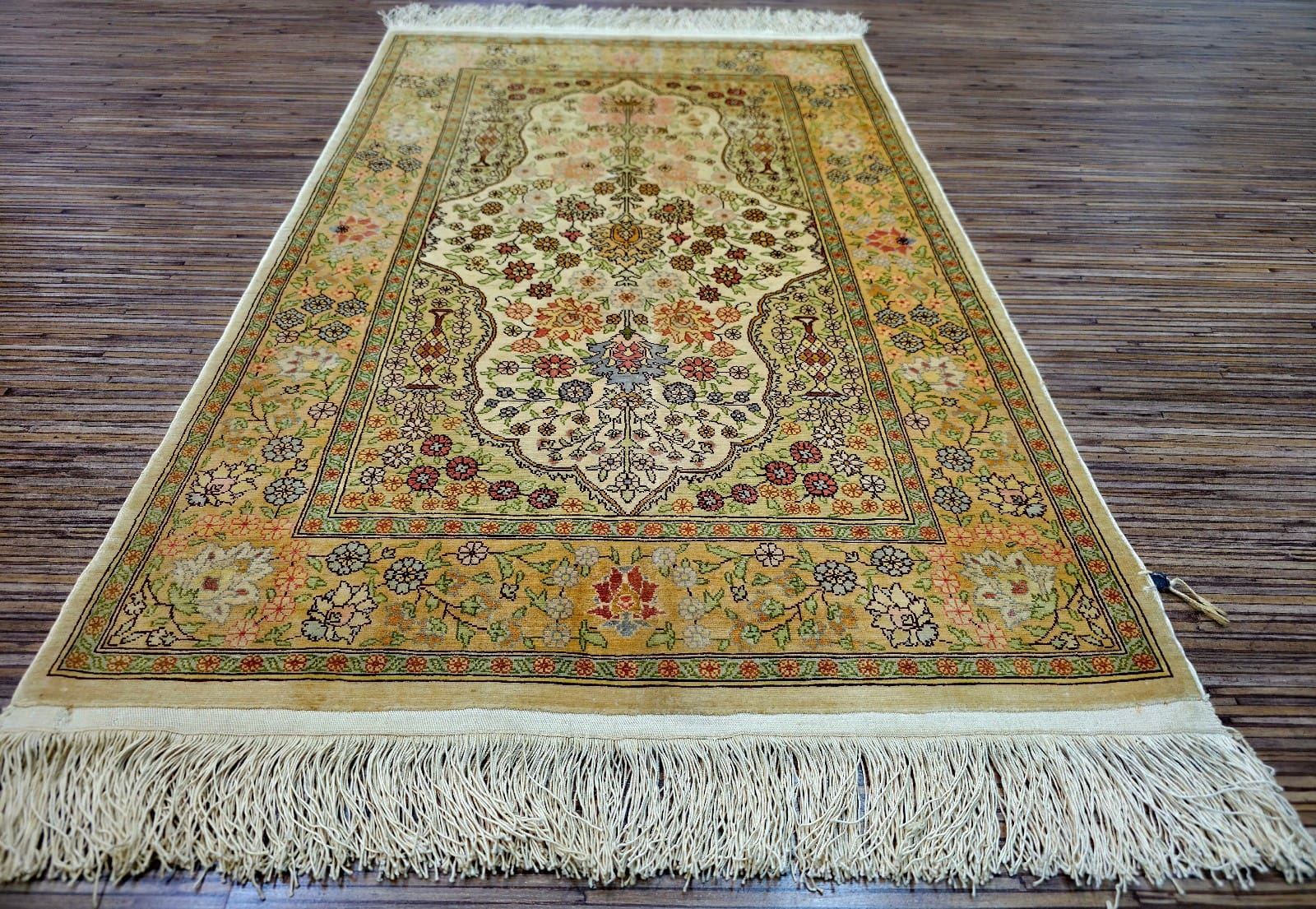 Hereke Orientteppich 97 × 62 cm aus Seide, handgeknüpft