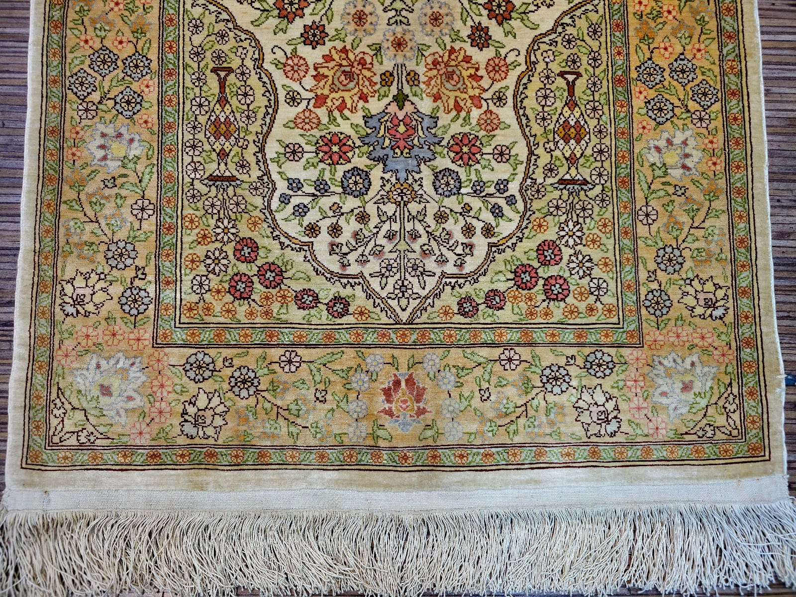 Hereke Orientteppich 97 × 62 cm aus Seide, handgeknüpft