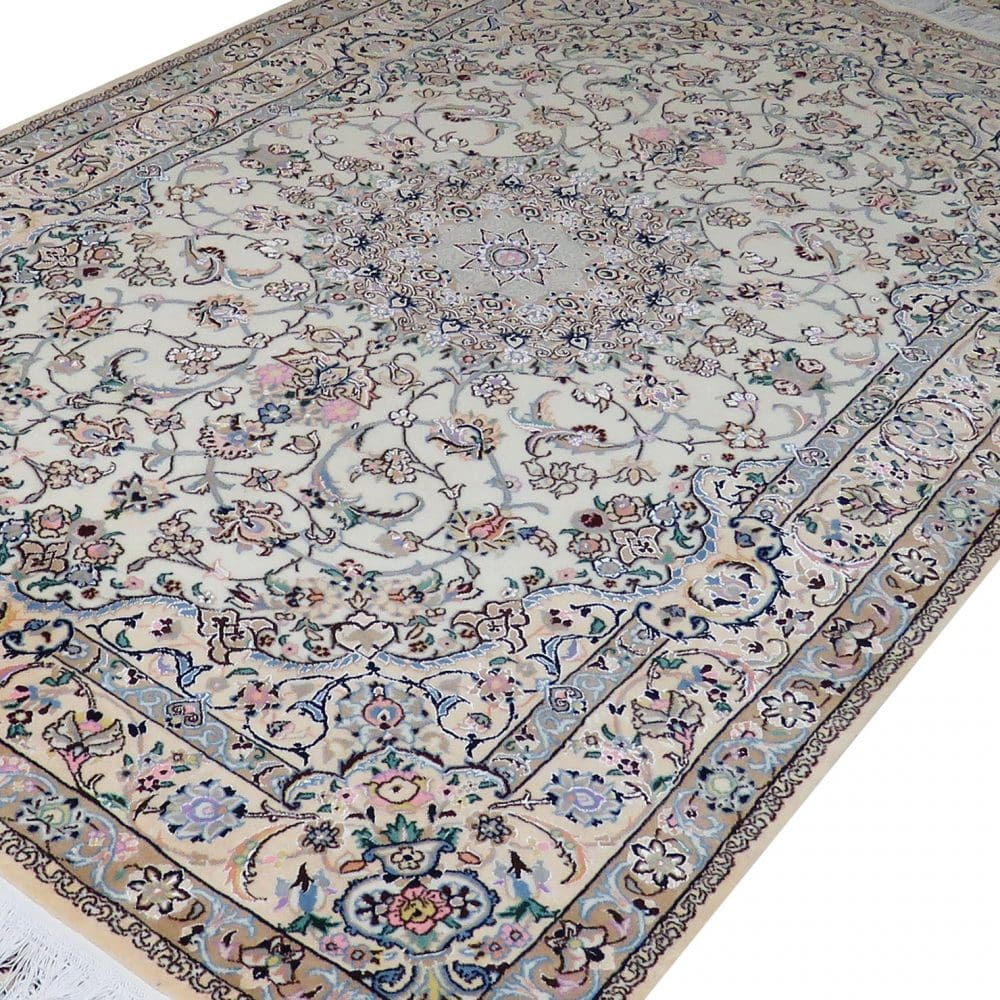 Nain Perserteppich aus Iran, 235 × 152 cm
