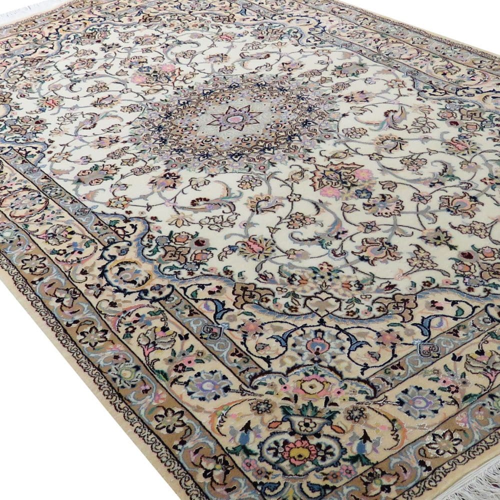 Nain Perserteppich aus Iran, 235 × 152 cm