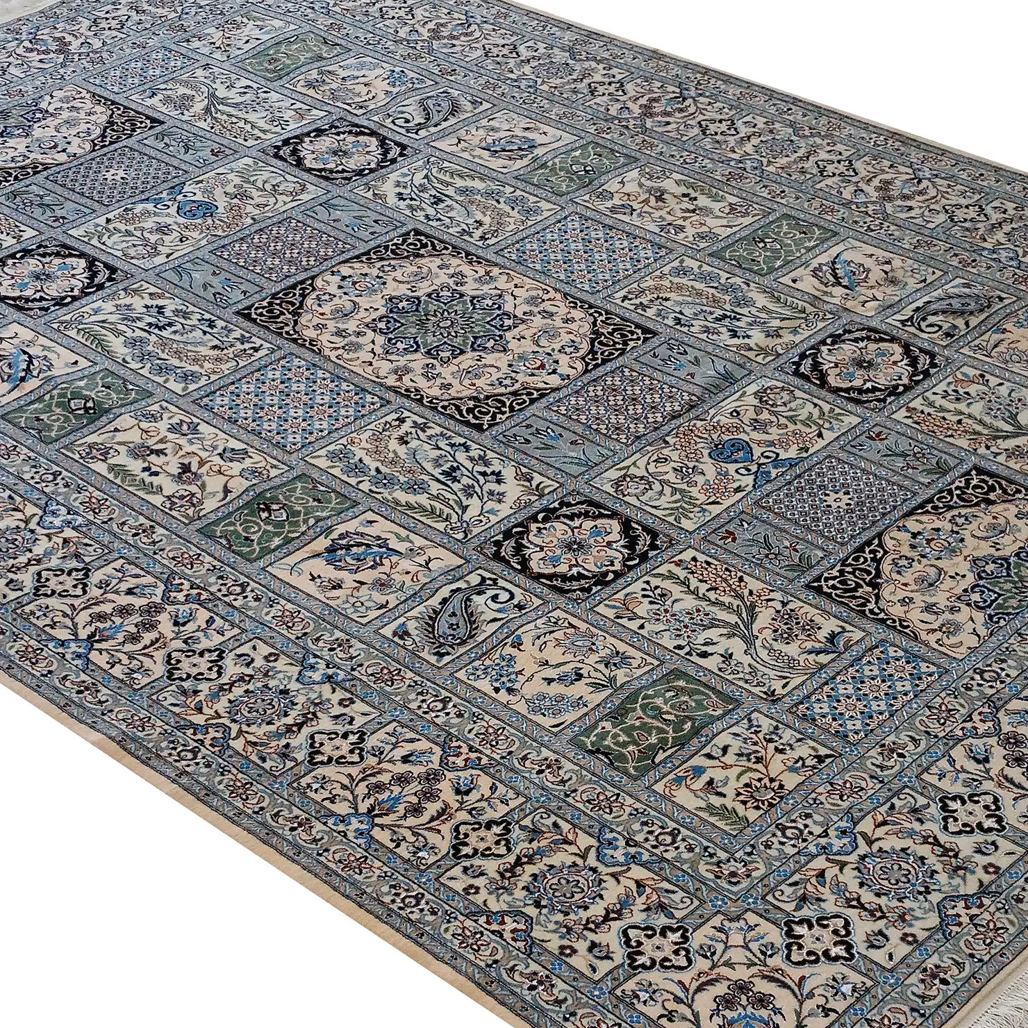 Nain Perserteppich 210 × 320 cm aus Wolle & Seide, handgeknüpft
