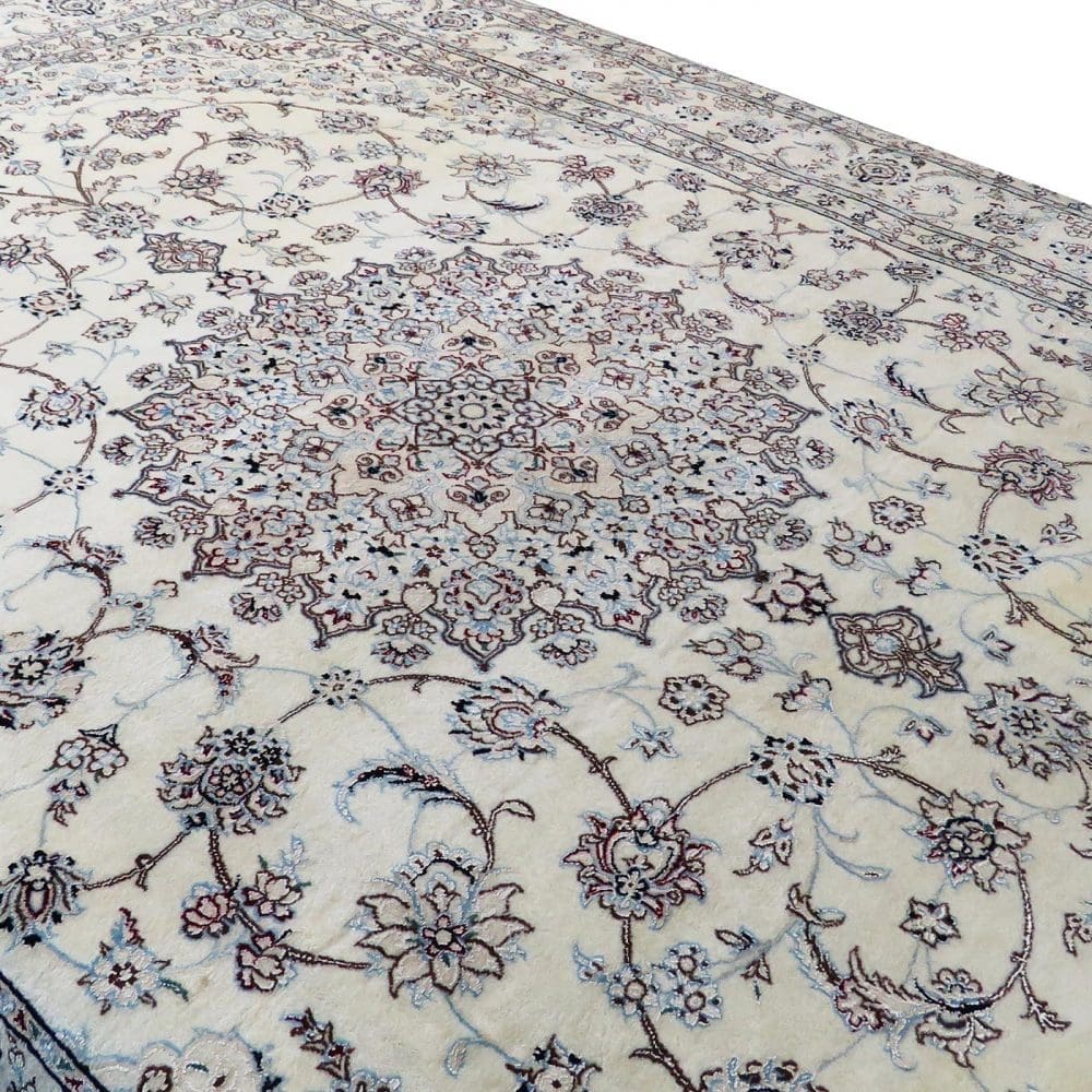 Handgeknüpfter Nain Perserteppich 360 × 250 cm