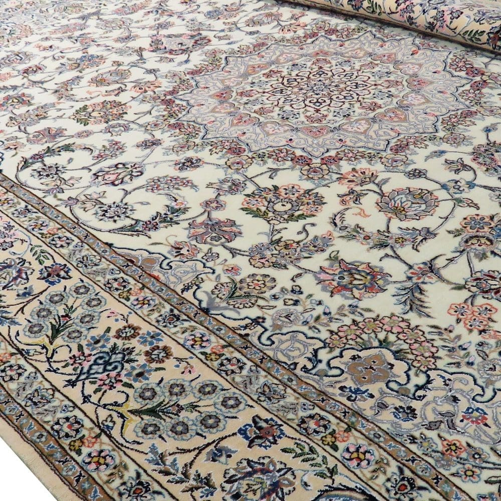 Handgeknüpfter Nain Perserteppich, 360 × 250 cm, Wolle & Seide