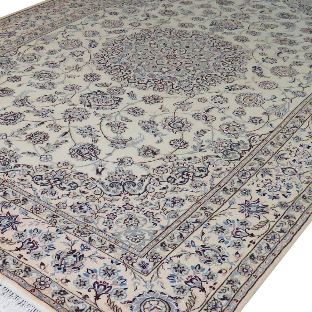 Nain Perserteppich aus Iran, 205 × 305 cm