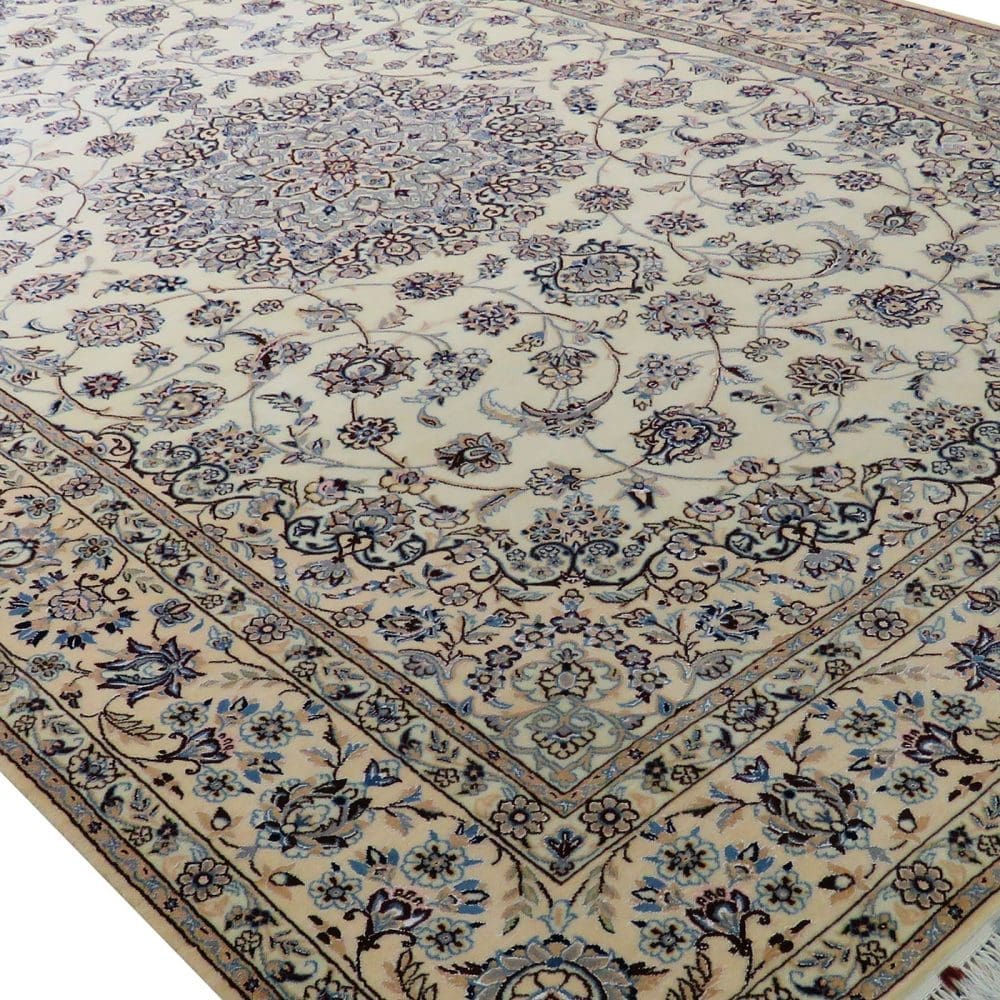 Nain Perserteppich aus Iran, 205 × 305 cm