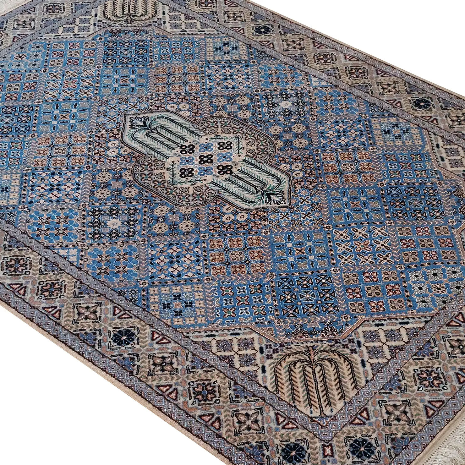 Nain Perserteppich aus Iran, 133 × 195 cm