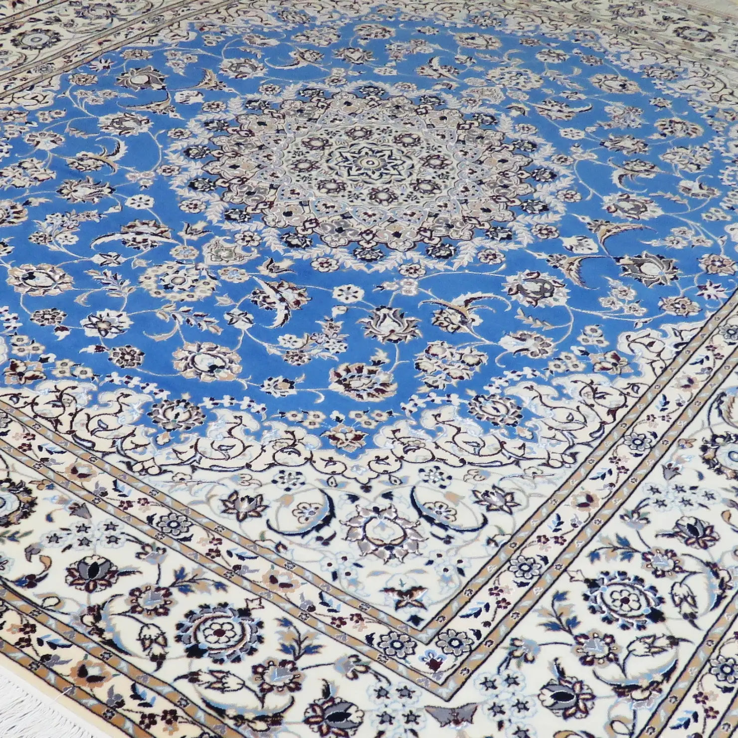 Nain Perserteppich 210 × 260 cm aus Wolle, handgeknüpft
