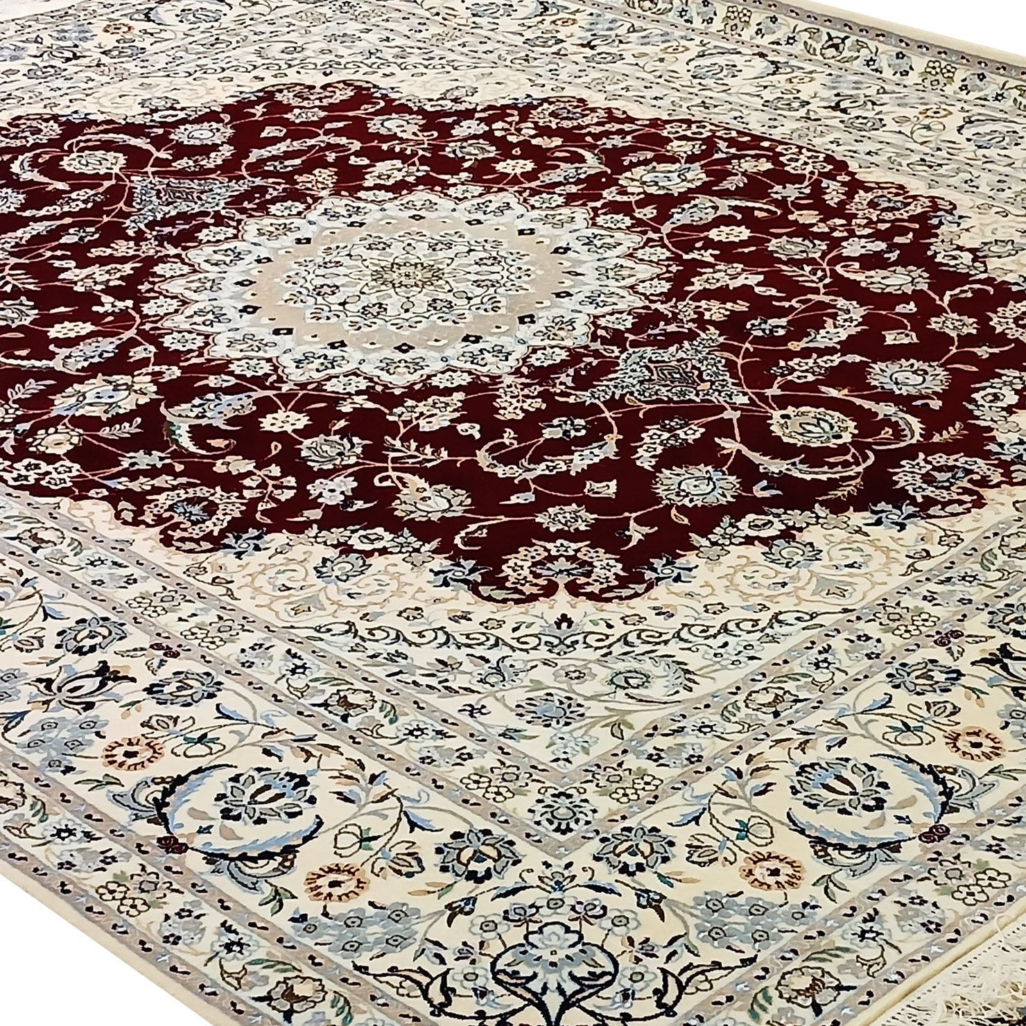 Handgeknüpfter Nain Perserteppich 265 × 210 cm
