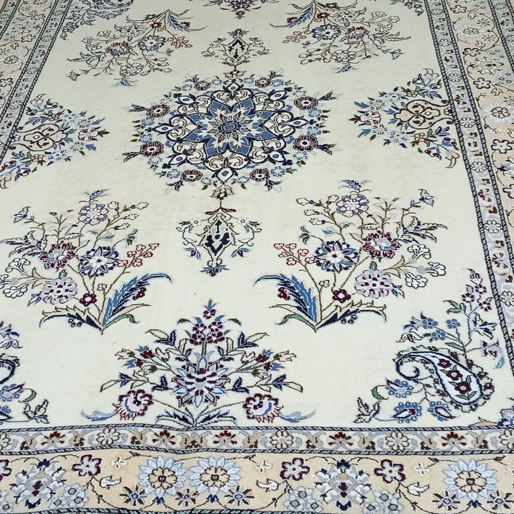 Nain Perserteppich 238 × 155 cm aus Wolle, handgeknüpft