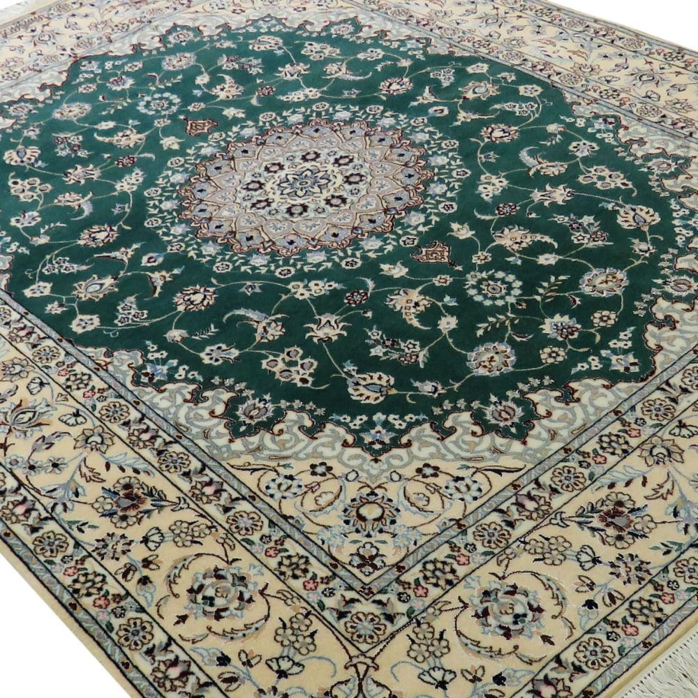 Handgeknüpfter Nain Perserteppich 155 × 205 cm