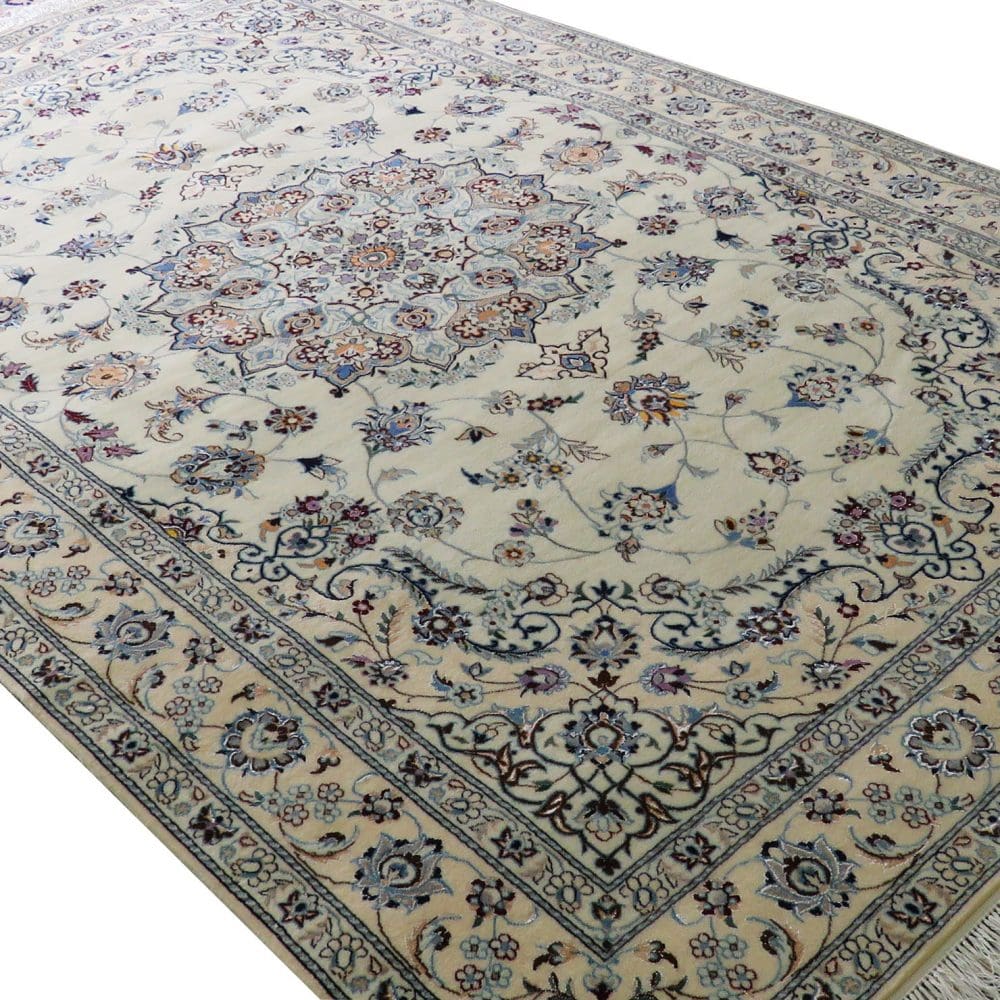 Nain Perserteppich aus Iran, 160 × 235 cm