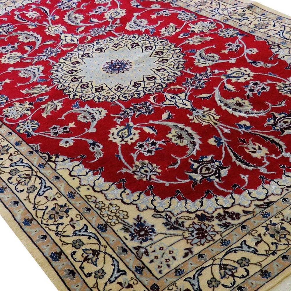 Handgeknüpfter Nain Perserteppich 130 × 205 cm