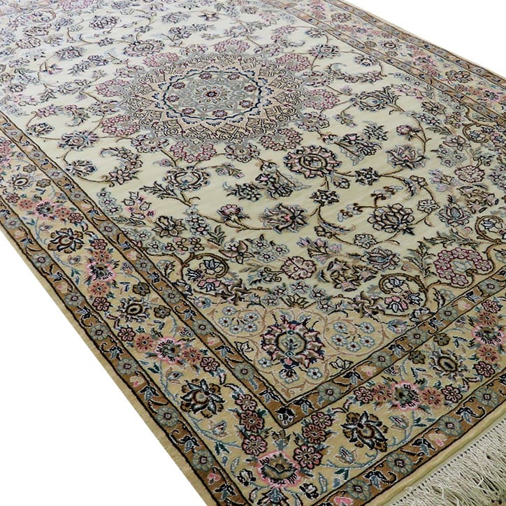 Nain Perserteppich aus Iran, 135 × 210 cm