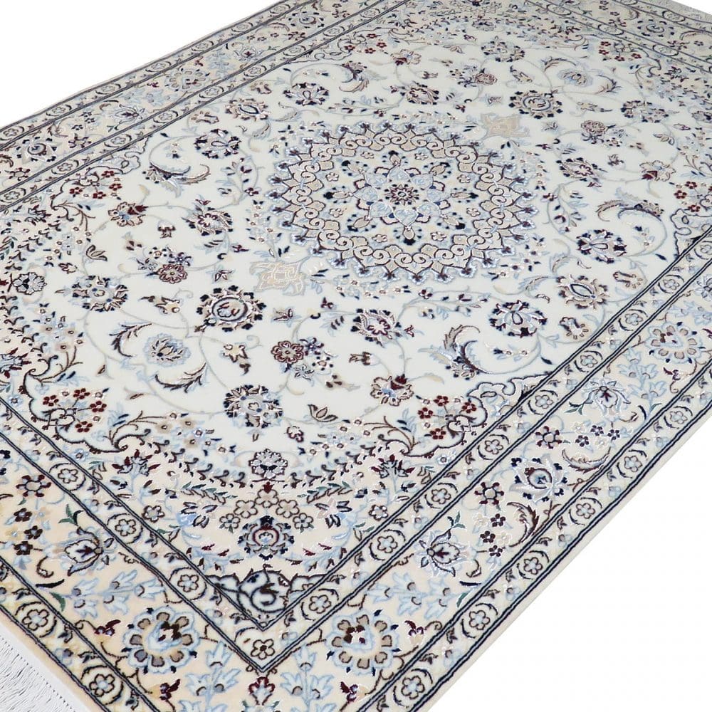 Nain Perserteppich aus Iran, 125 × 195 cm