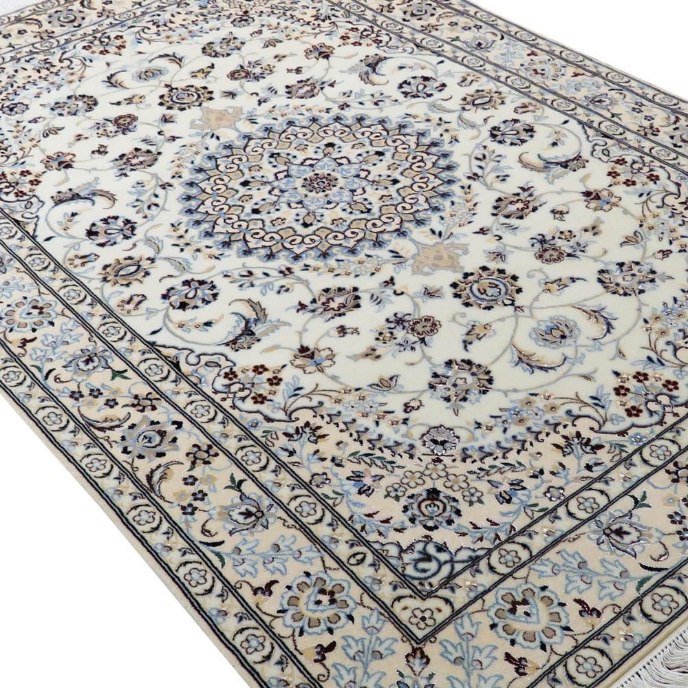Nain Perserteppich aus Iran, 125 × 195 cm