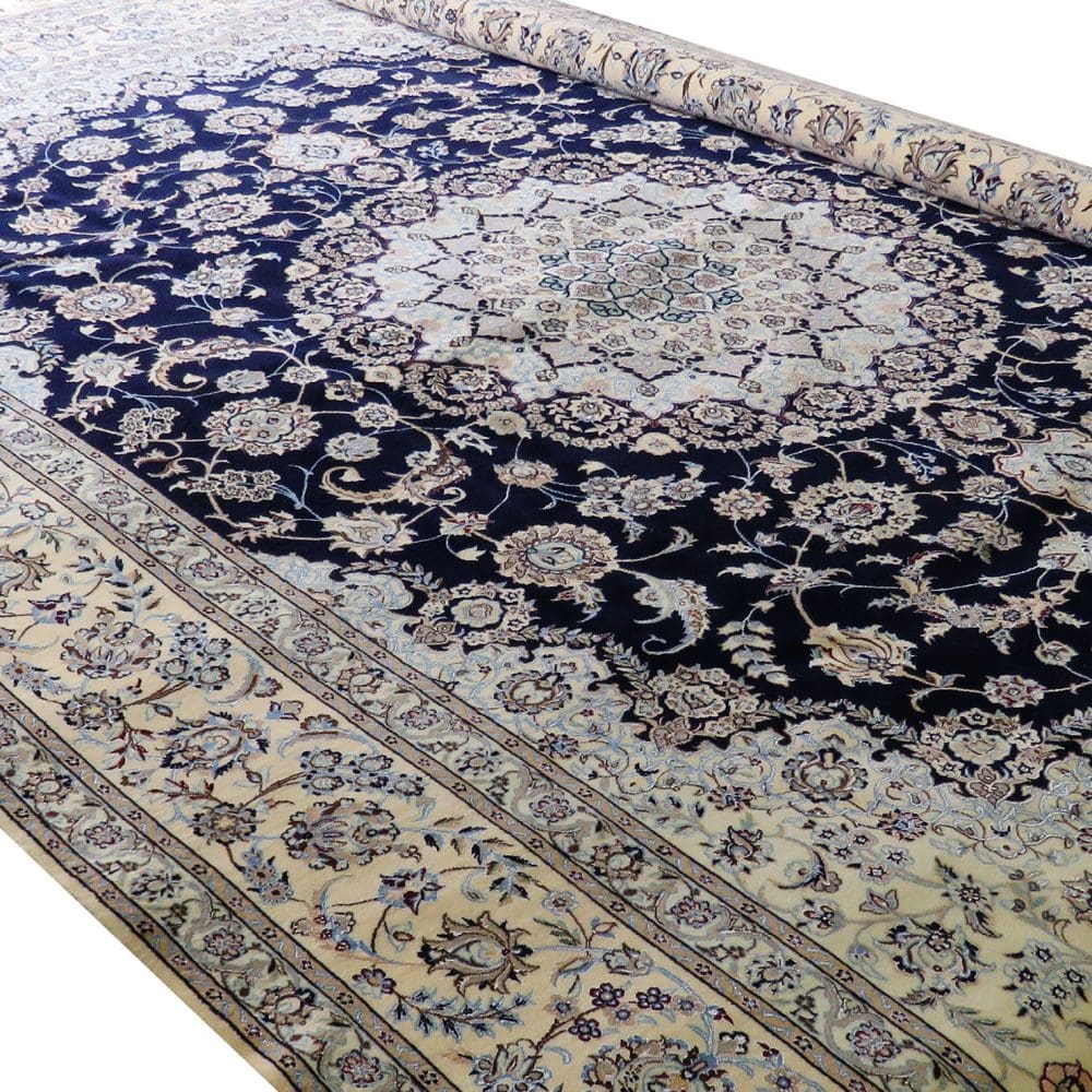 Handgeknüpfter Nain Perserteppich 350 × 260 cm