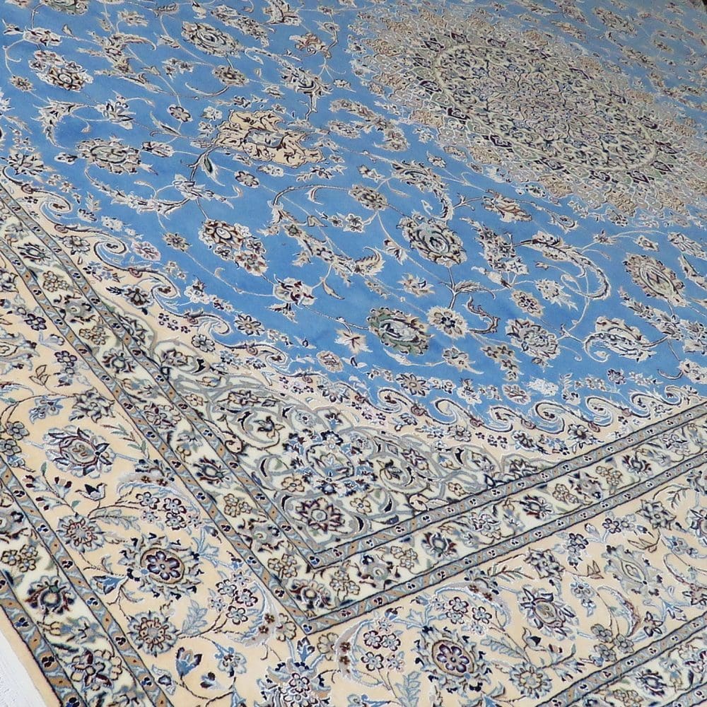 Nain Perserteppich aus Iran, 260 × 350 cm