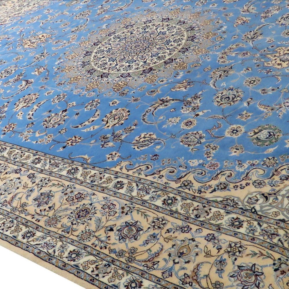 Nain Perserteppich aus Iran, 260 × 350 cm