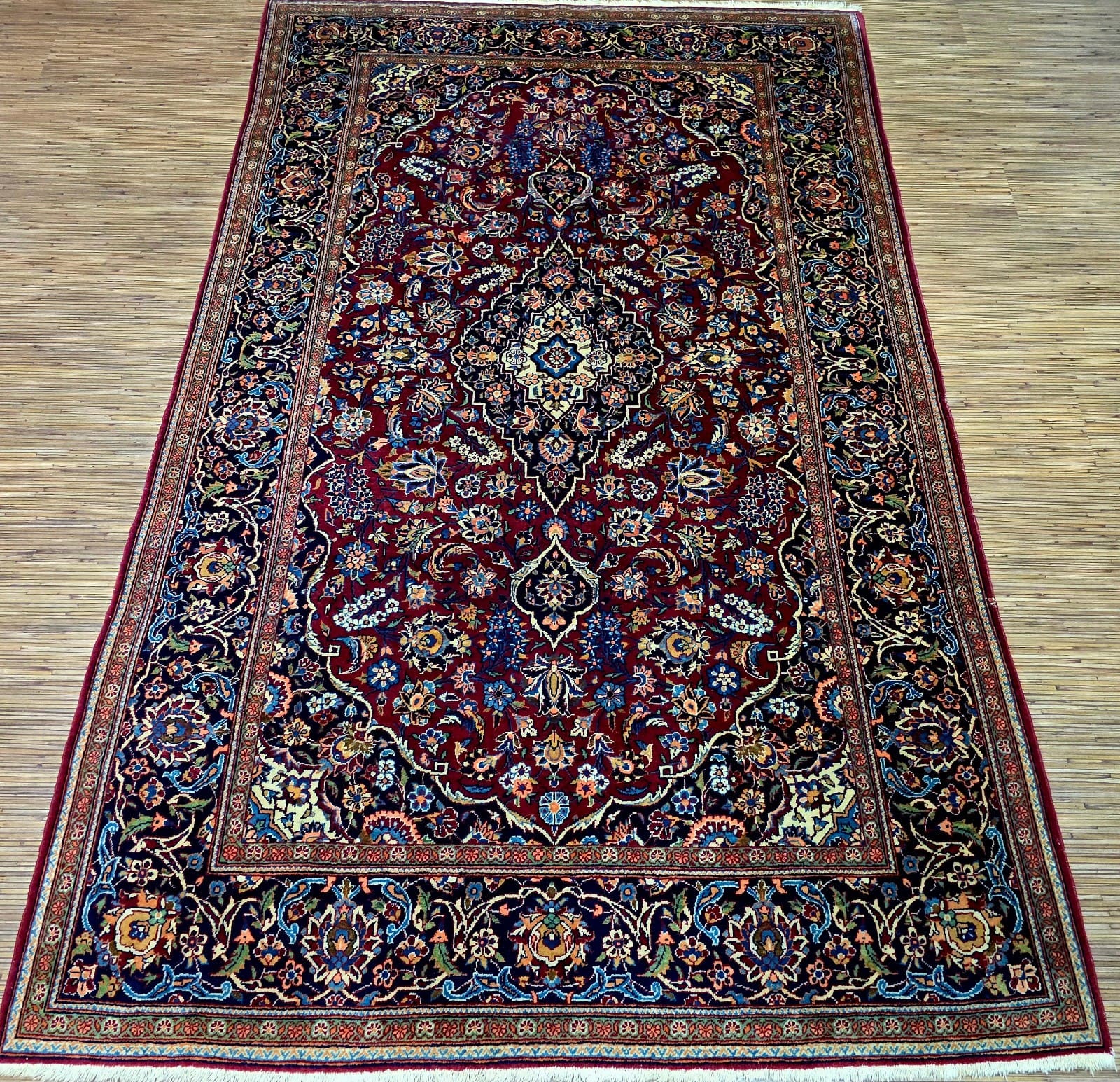 Perserteppich aus Iran, 215 × 134 cm