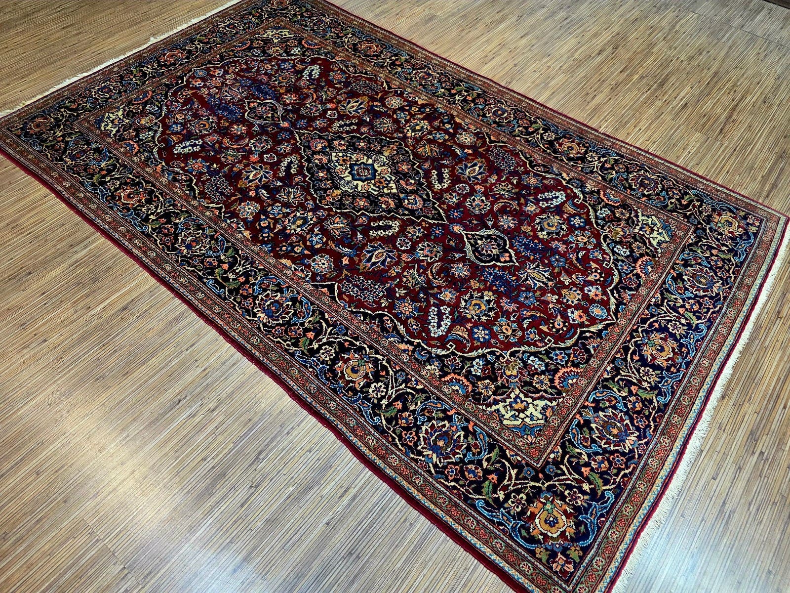 Perserteppich aus Iran, 215 × 134 cm