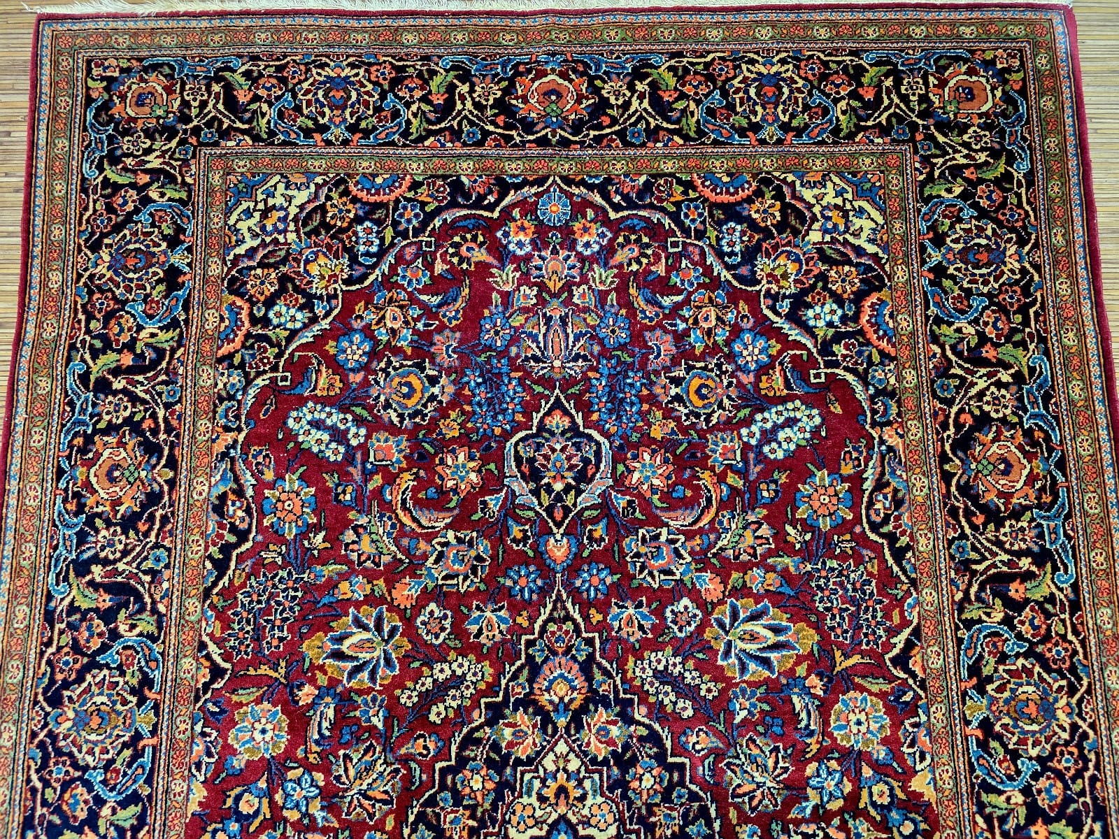 Perserteppich aus Iran, 215 × 134 cm