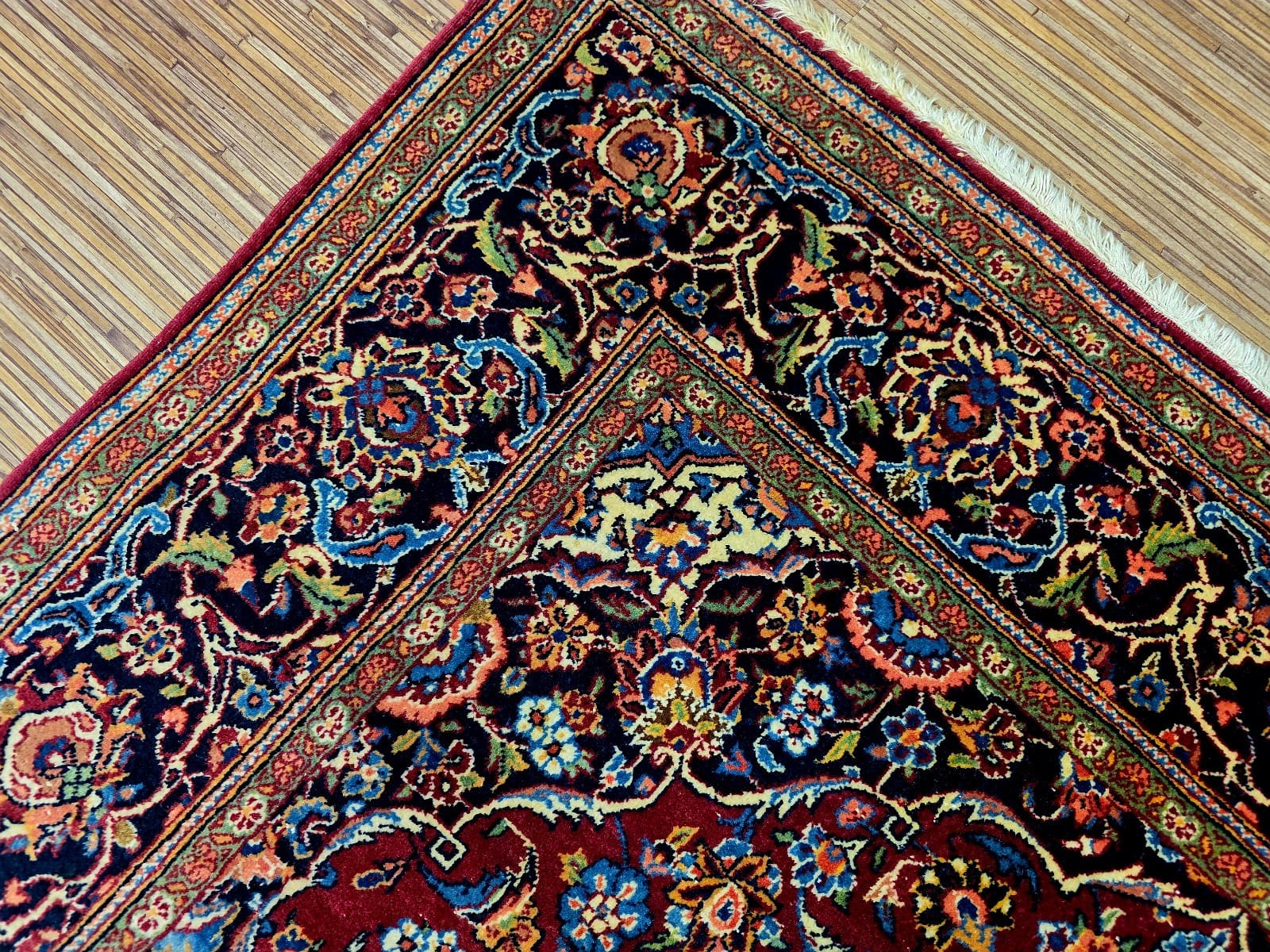 Perserteppich aus Iran, 215 × 134 cm