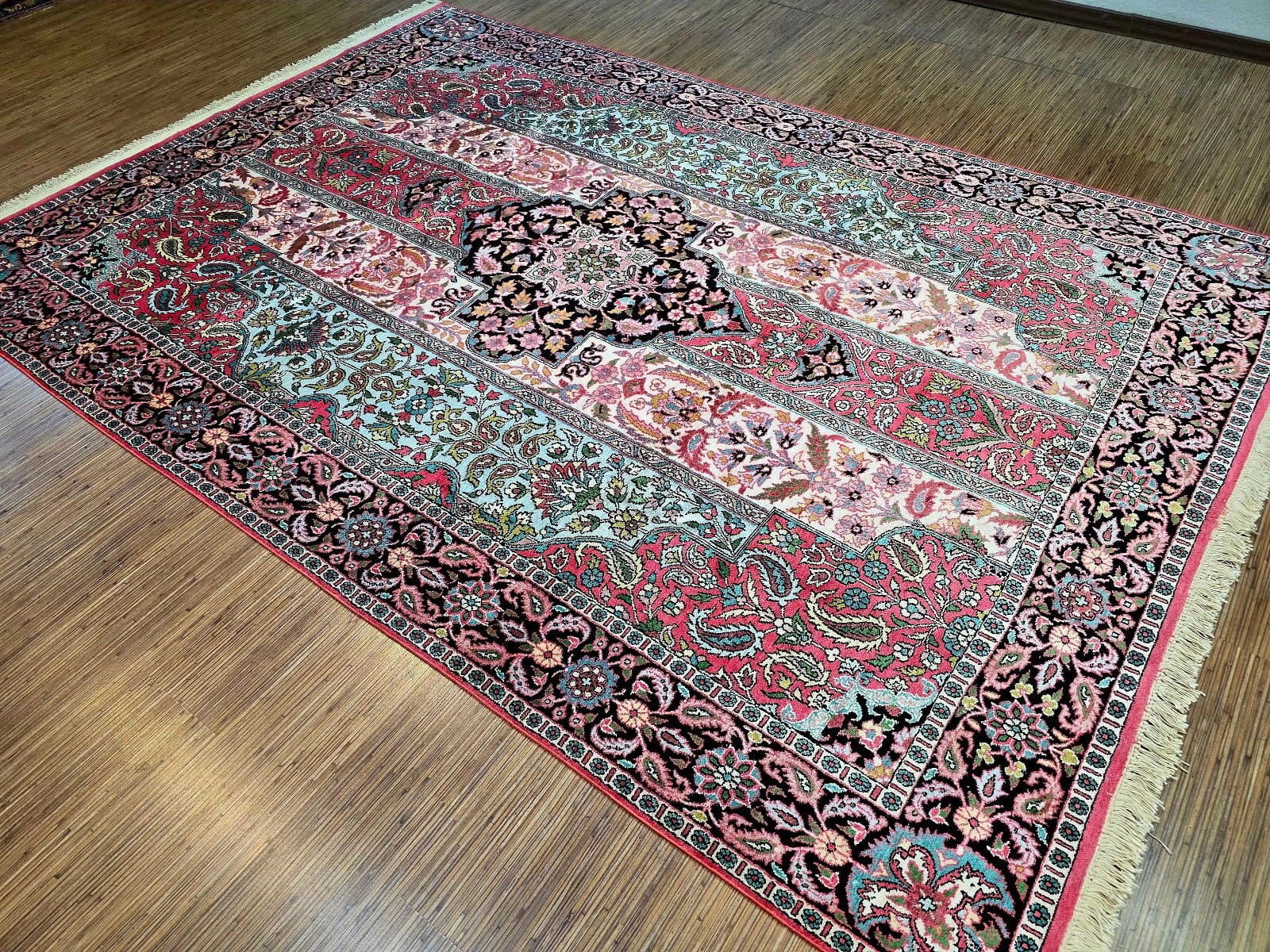 orientteppich-ghom-272-x-192-cm-kunstseide-handgeknupft-neu-3 Ghom Orientteppich 272 × 192 cm aus Wolle & Seide, handgeknüpft