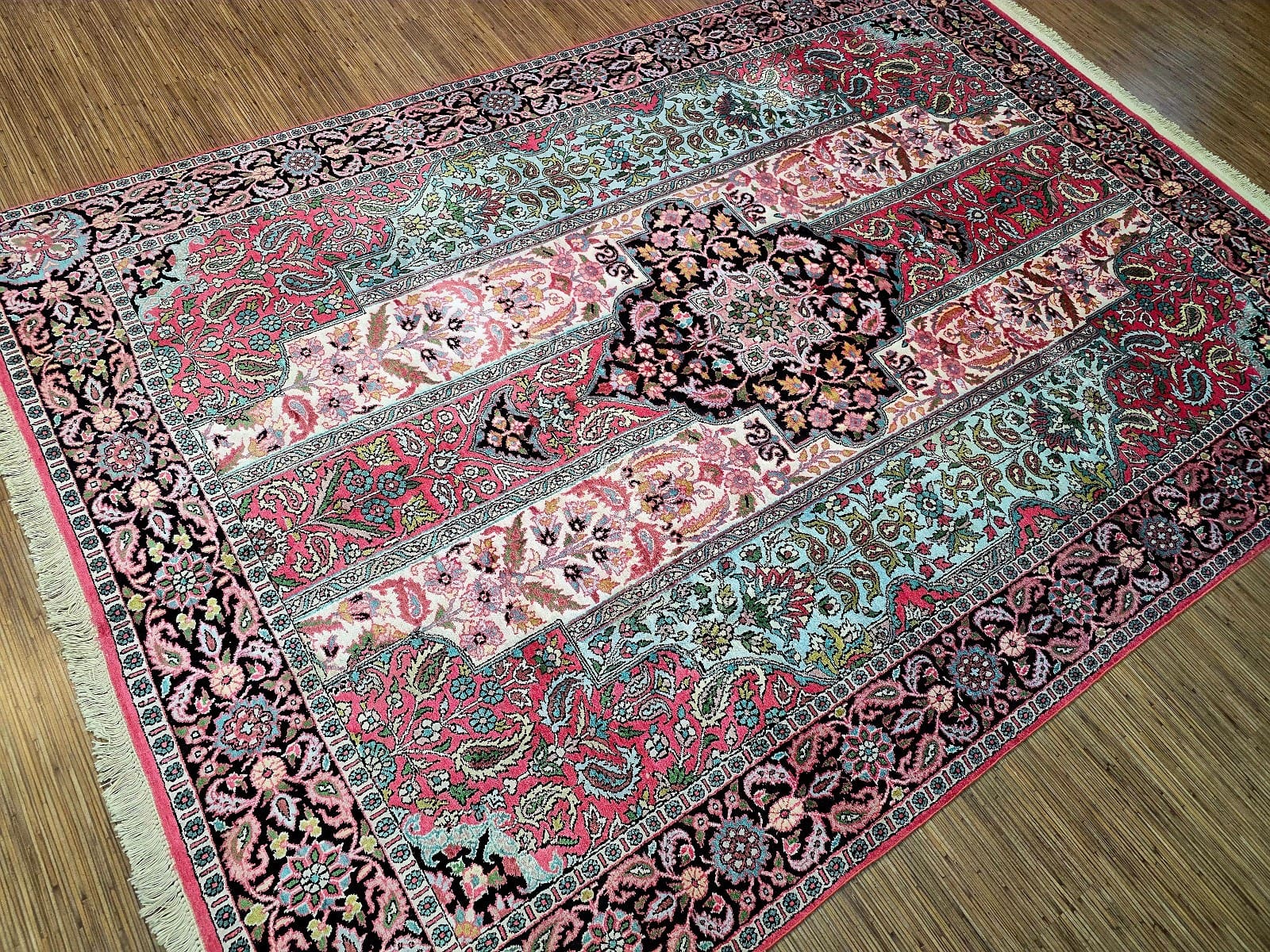 orientteppich-ghom-272-x-192-cm-kunstseide-handgeknupft-neu-5 Ghom Orientteppich 272 × 192 cm aus Wolle & Seide, handgeknüpft