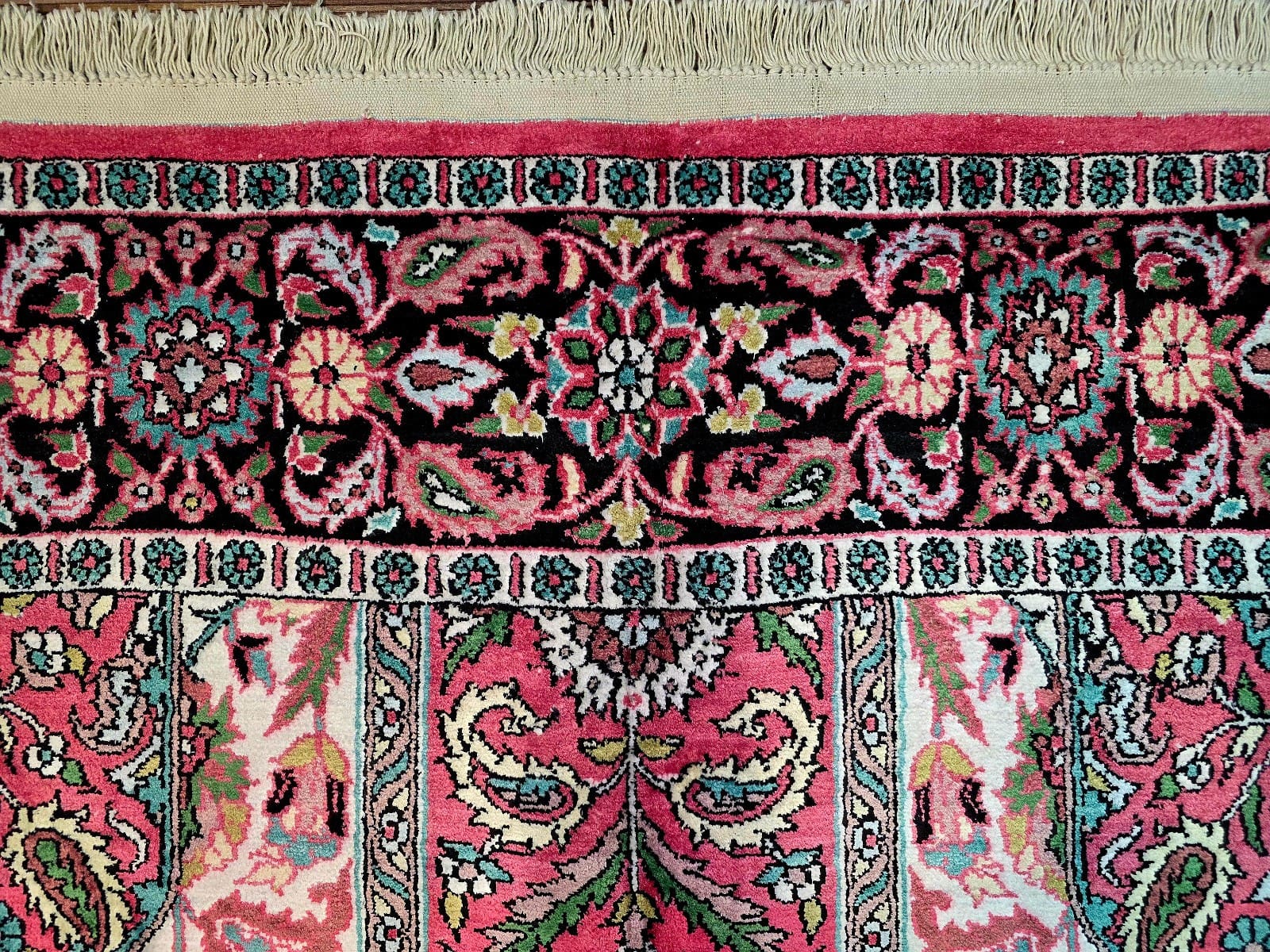 orientteppich-ghom-272-x-192-cm-kunstseide-handgeknupft-neu-7 Ghom Orientteppich 272 × 192 cm aus Wolle & Seide, handgeknüpft