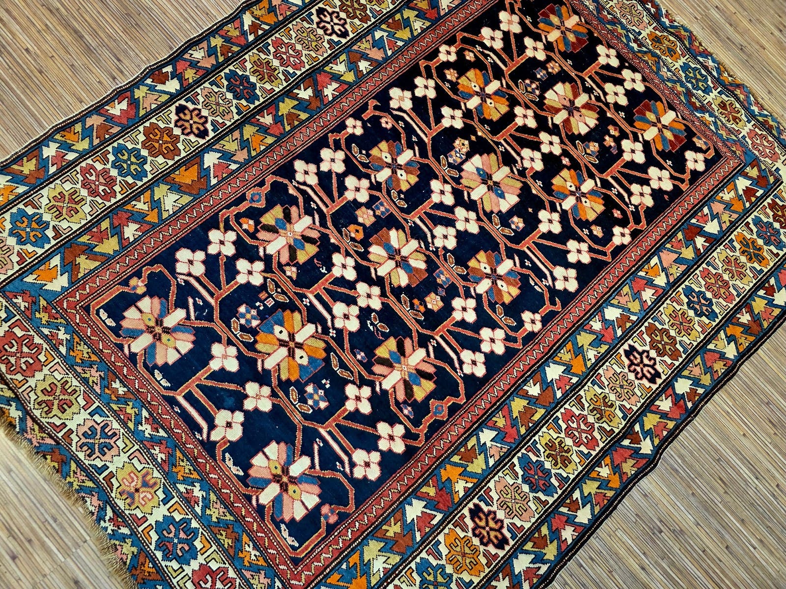 Kazak Orientteppich aus Russland, 168 × 130 cm
